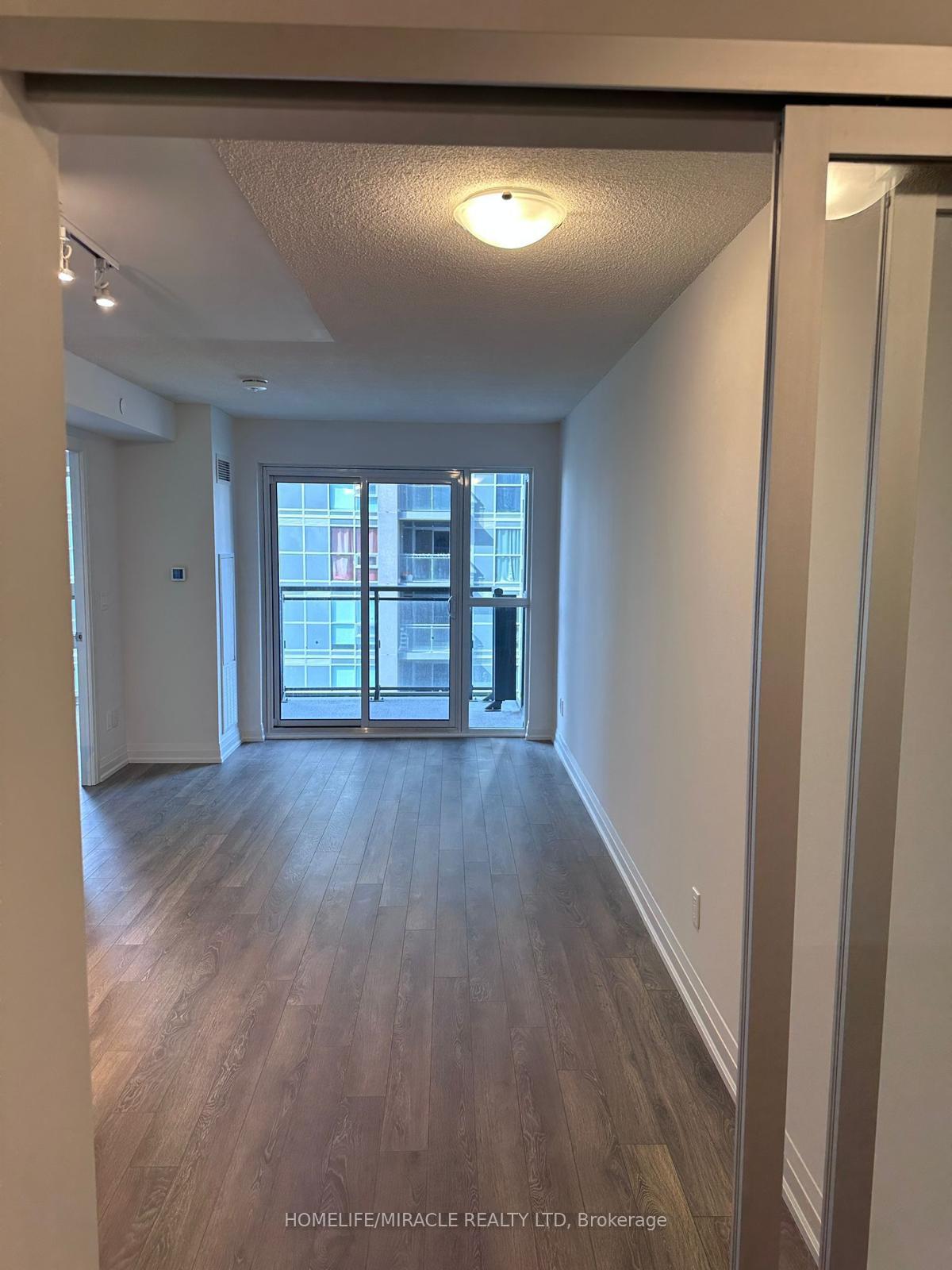 3 Bedrooms Condo at 20 Meadowglen, Toronto For sale
