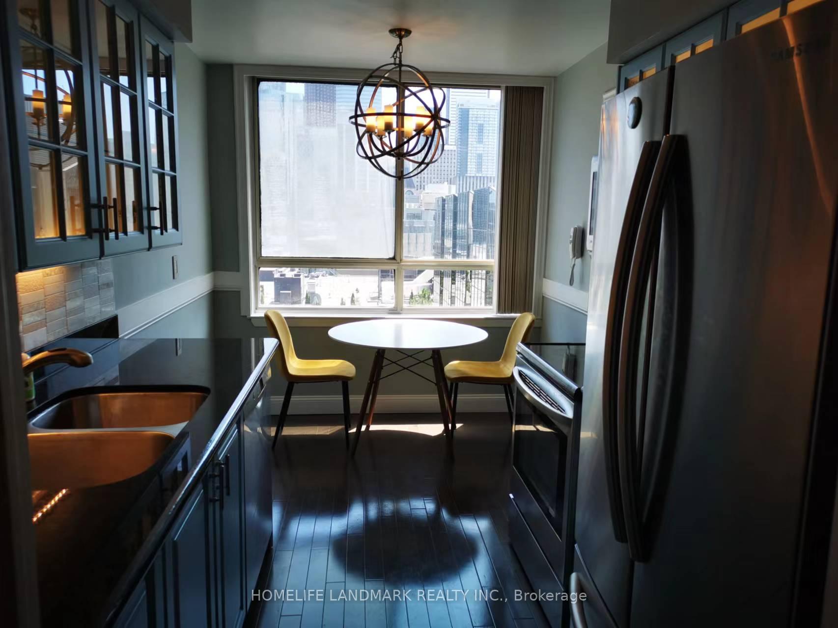 2 Bedrooms Condo at 633 Bay, Toronto For sale