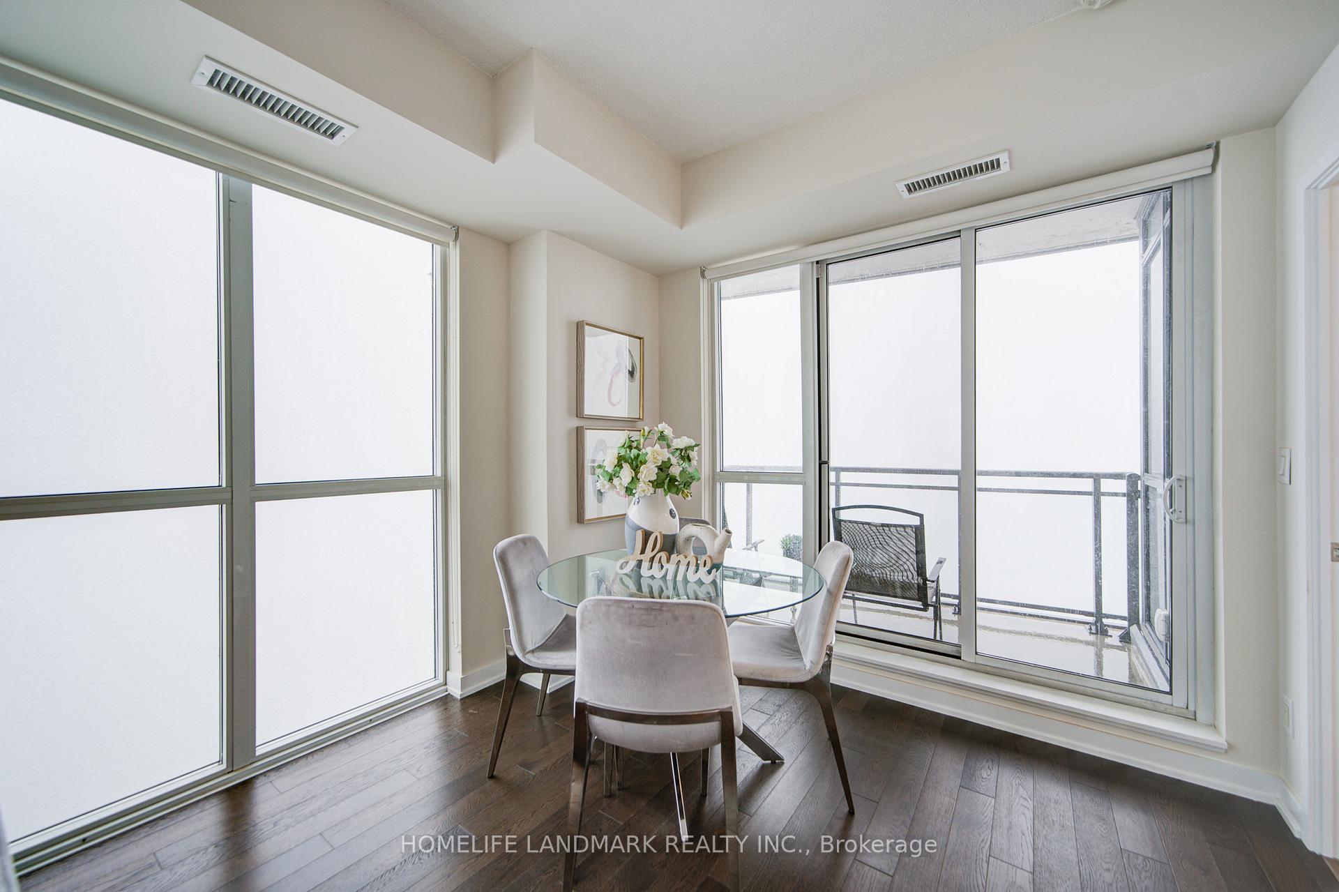 3 Bedrooms Condo at 4011 Brickstone, Mississauga For sale