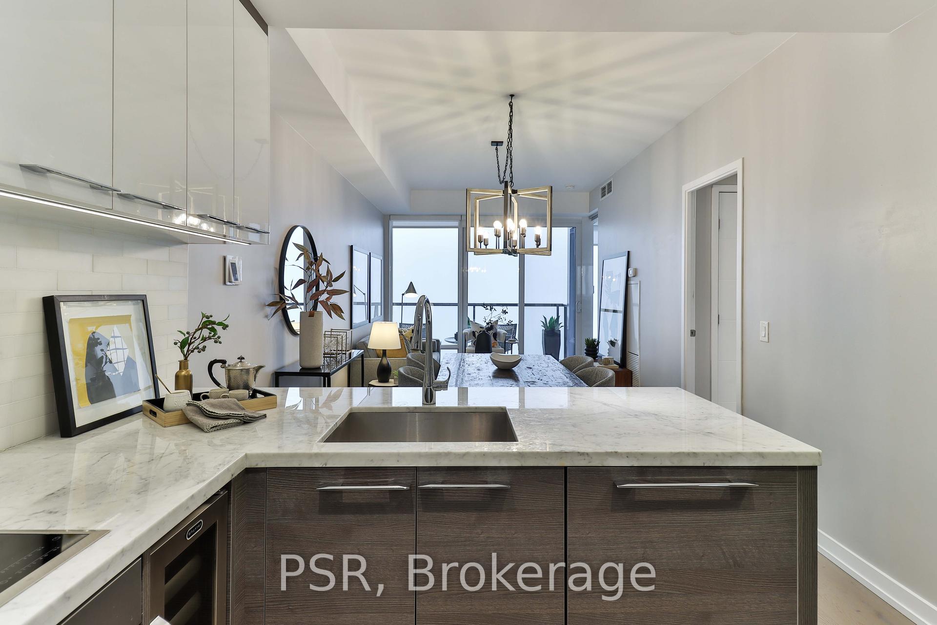 2 Bedrooms Condo at 488 University Ave, Toronto For sale
