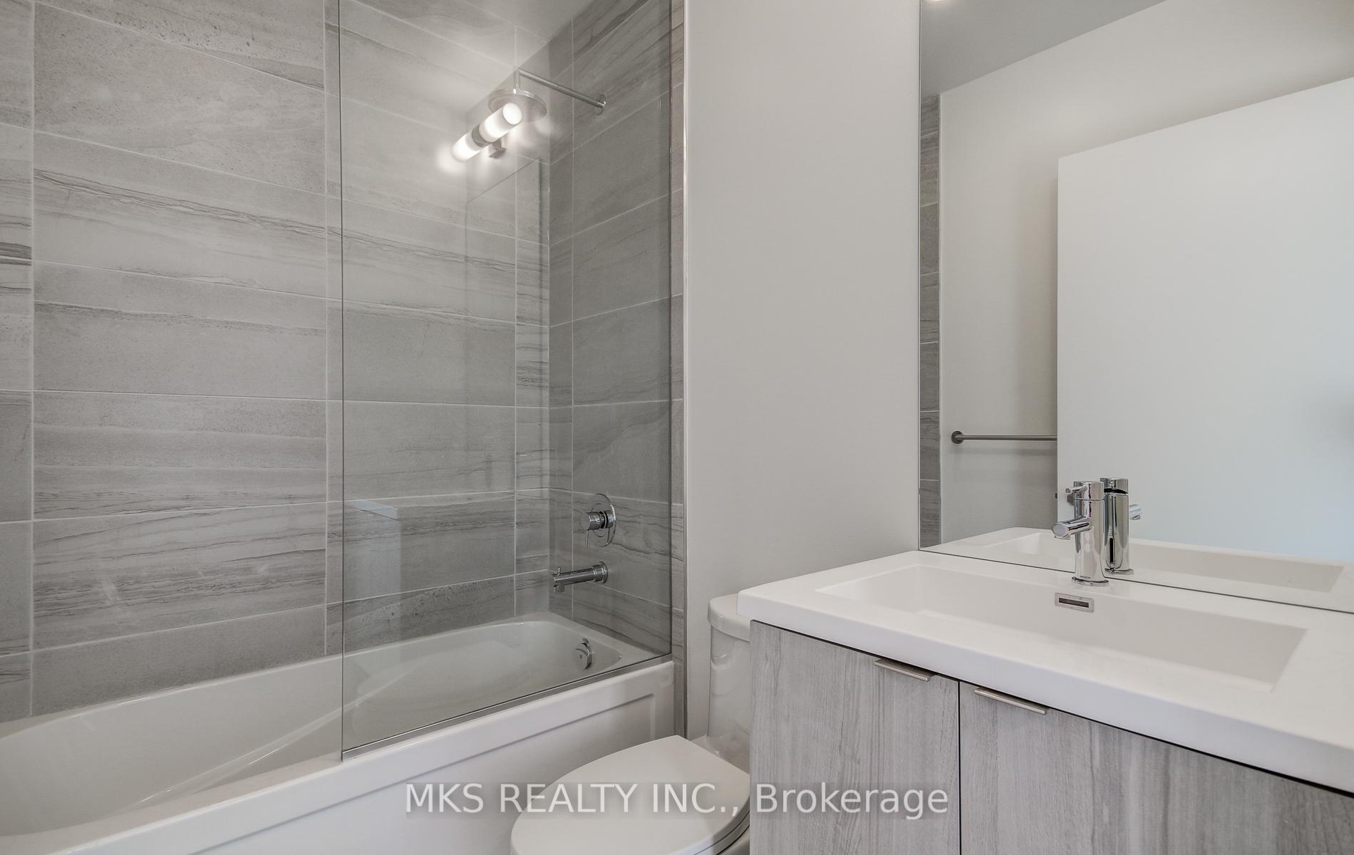 3 Bedrooms Condo at 138 Downes,  Toronto For sale