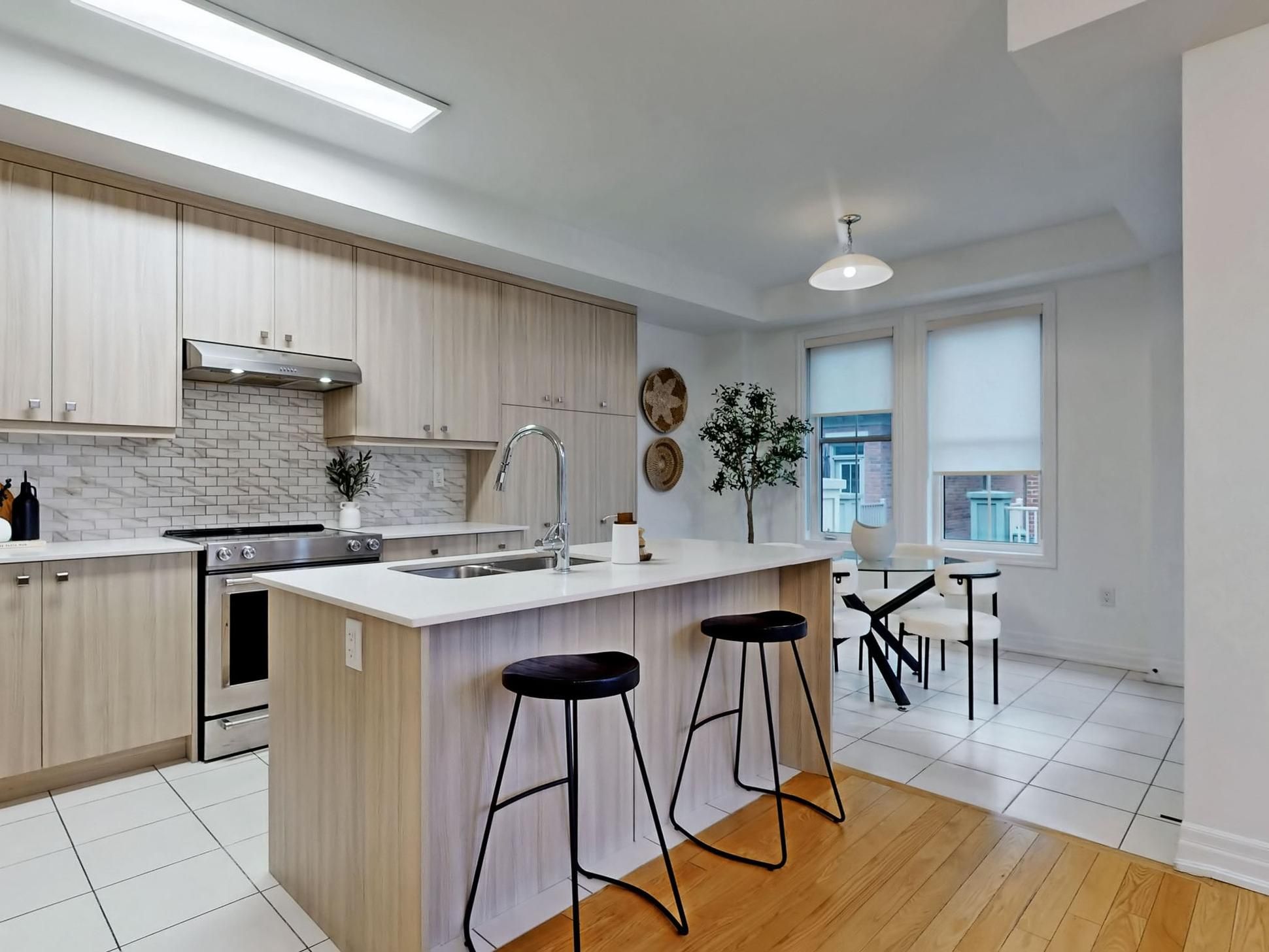 5 Amherst Circle