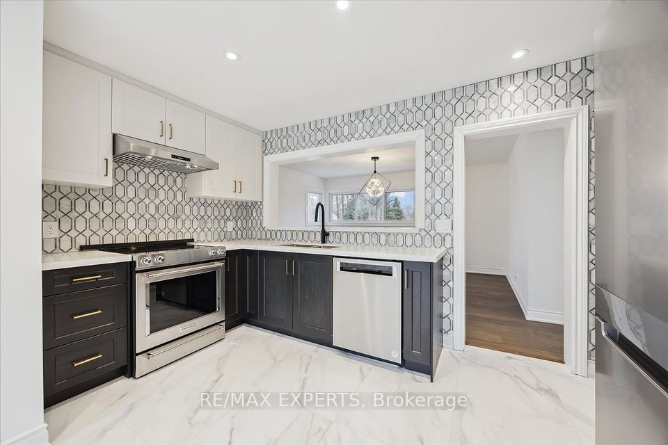 New 2 Tone Kitchen