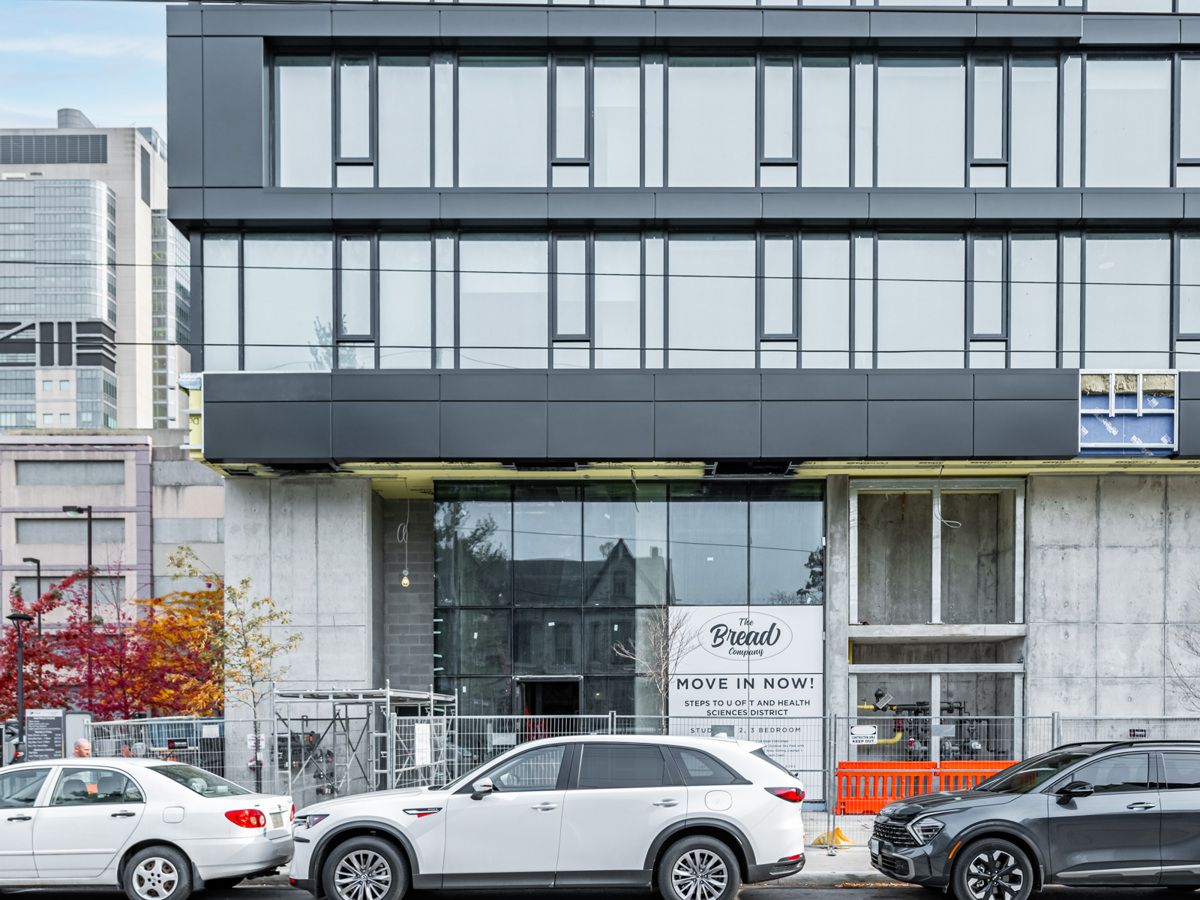 195 McCaul Street Toronto C01 Ontario M5T 1W6