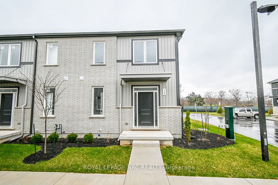 #11 - 121A Moffatt Street, St. Catharines, ON L2P 0G4