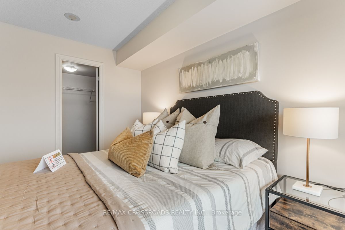 253 South Park Road, #909