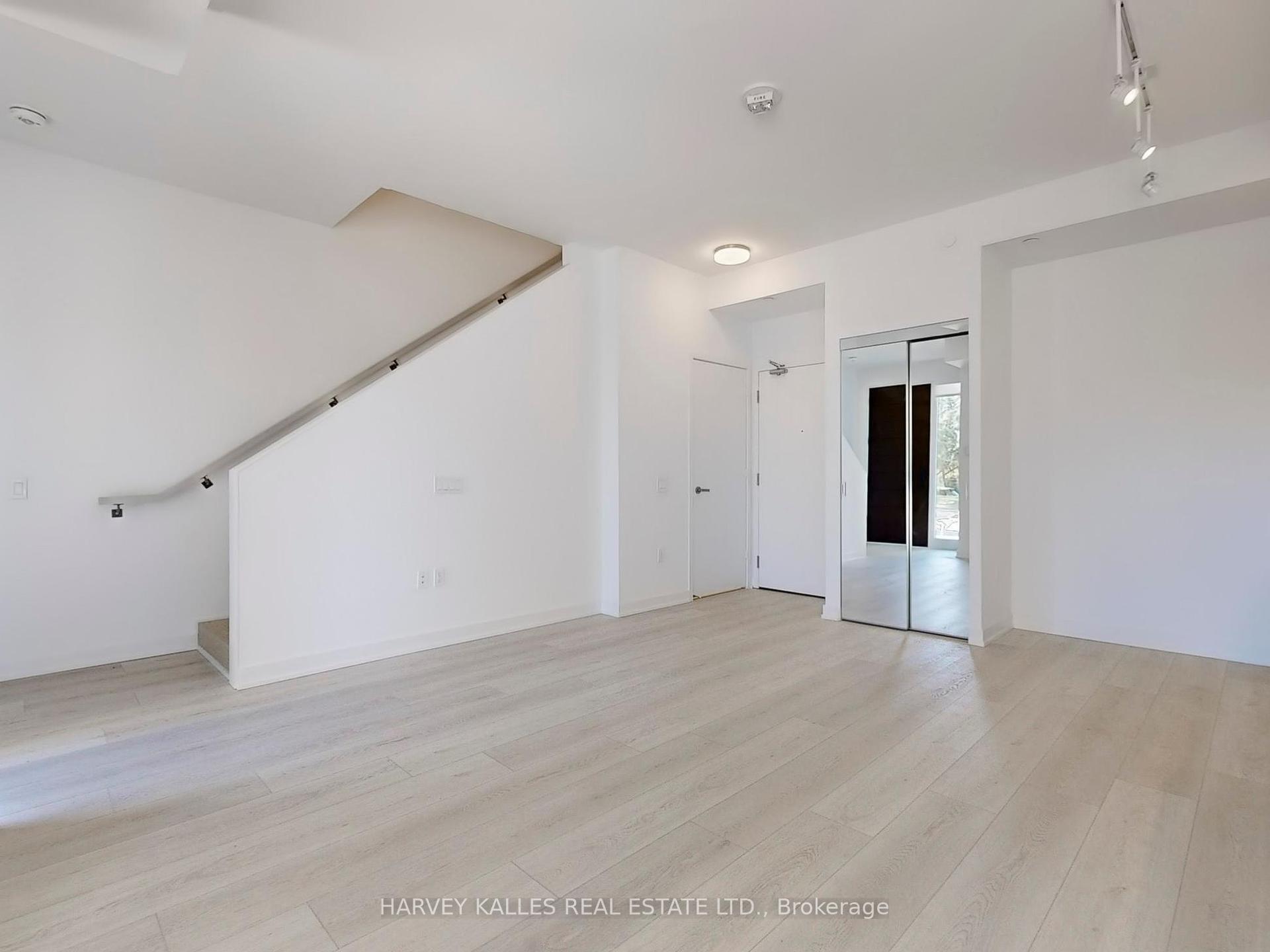 3883 Quartz Road 118