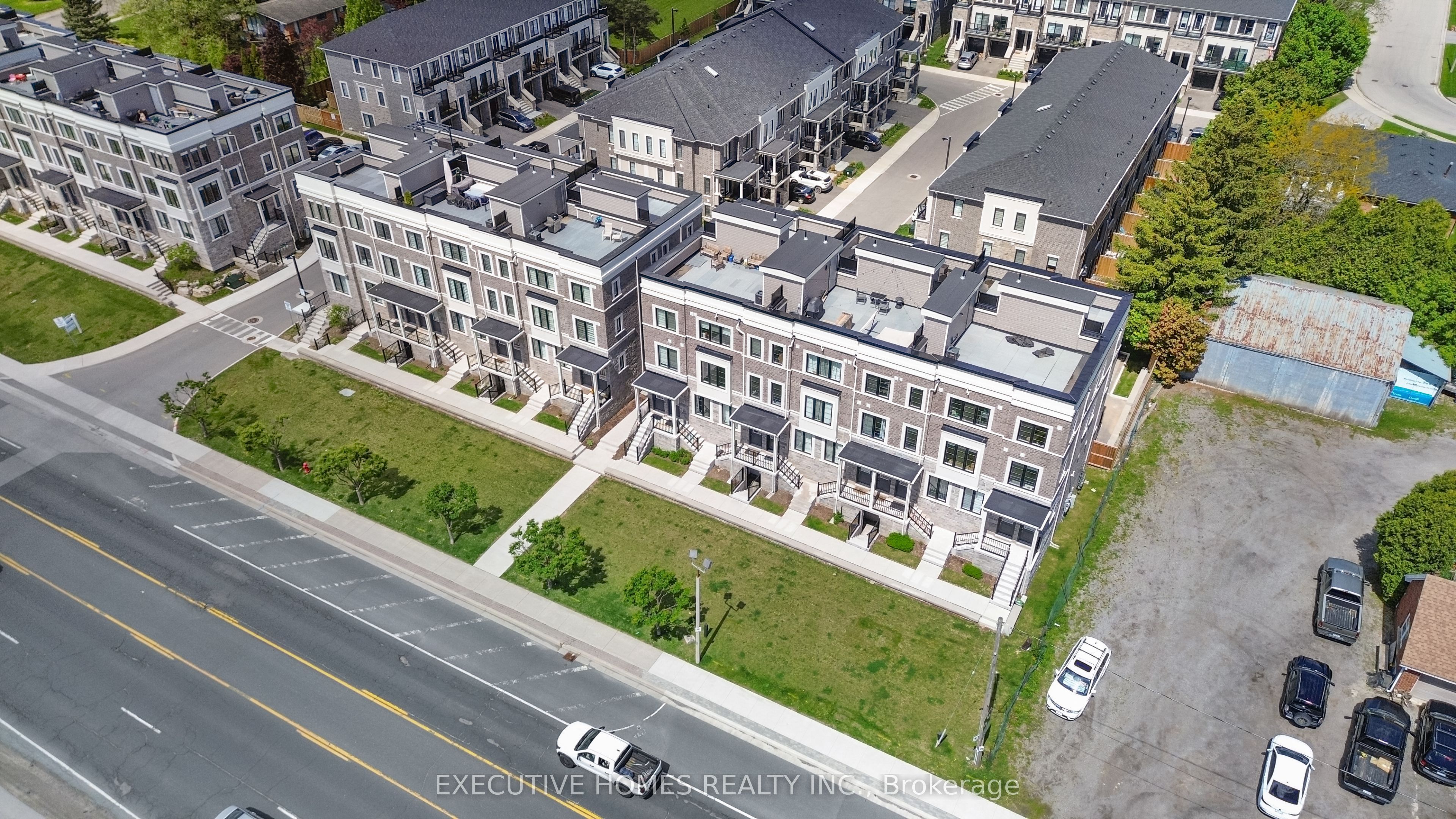 383 Dundas Street E, #74