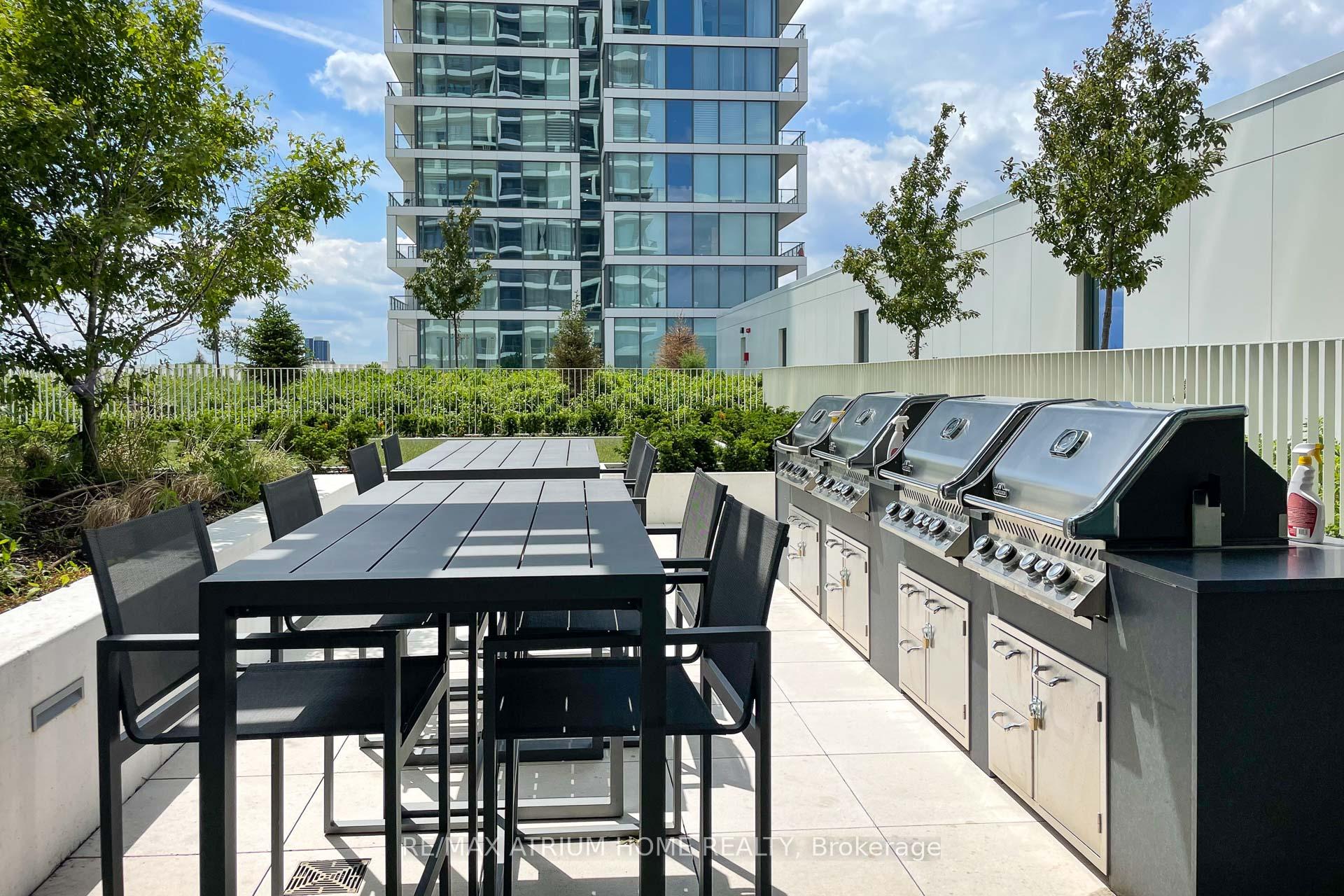 2 Bedrooms Condo at 950 Portage,  Vaughan For sale