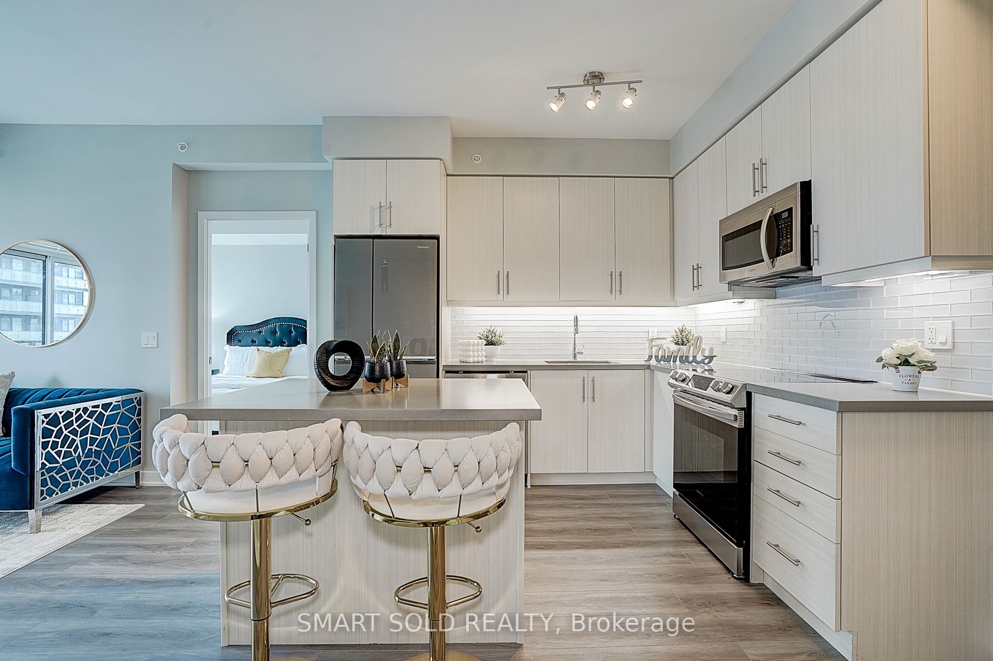 75 Oneida Crescent, #1511