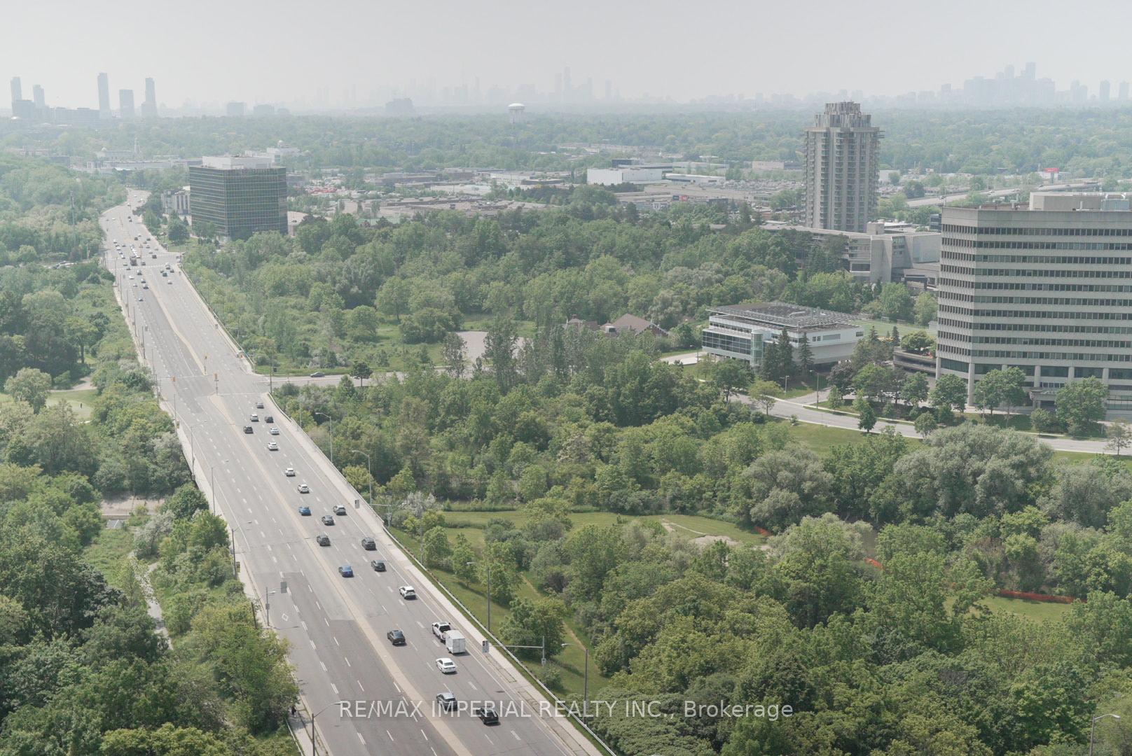 2 Bedrooms Condo at 18 Graydon Hall, Toronto For sale
