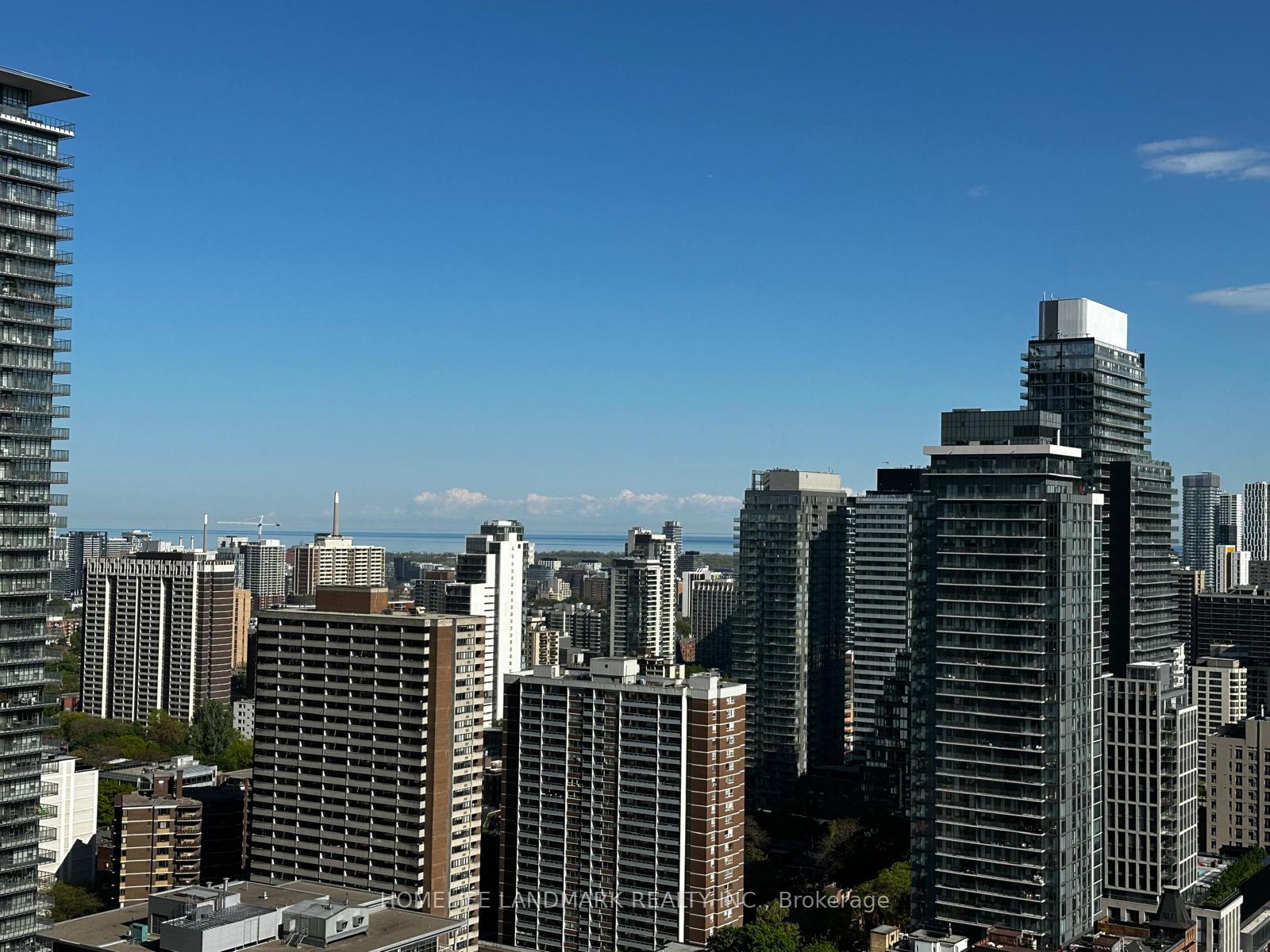 2 Bedrooms Condo at 21 Balmuto, Toronto For sale