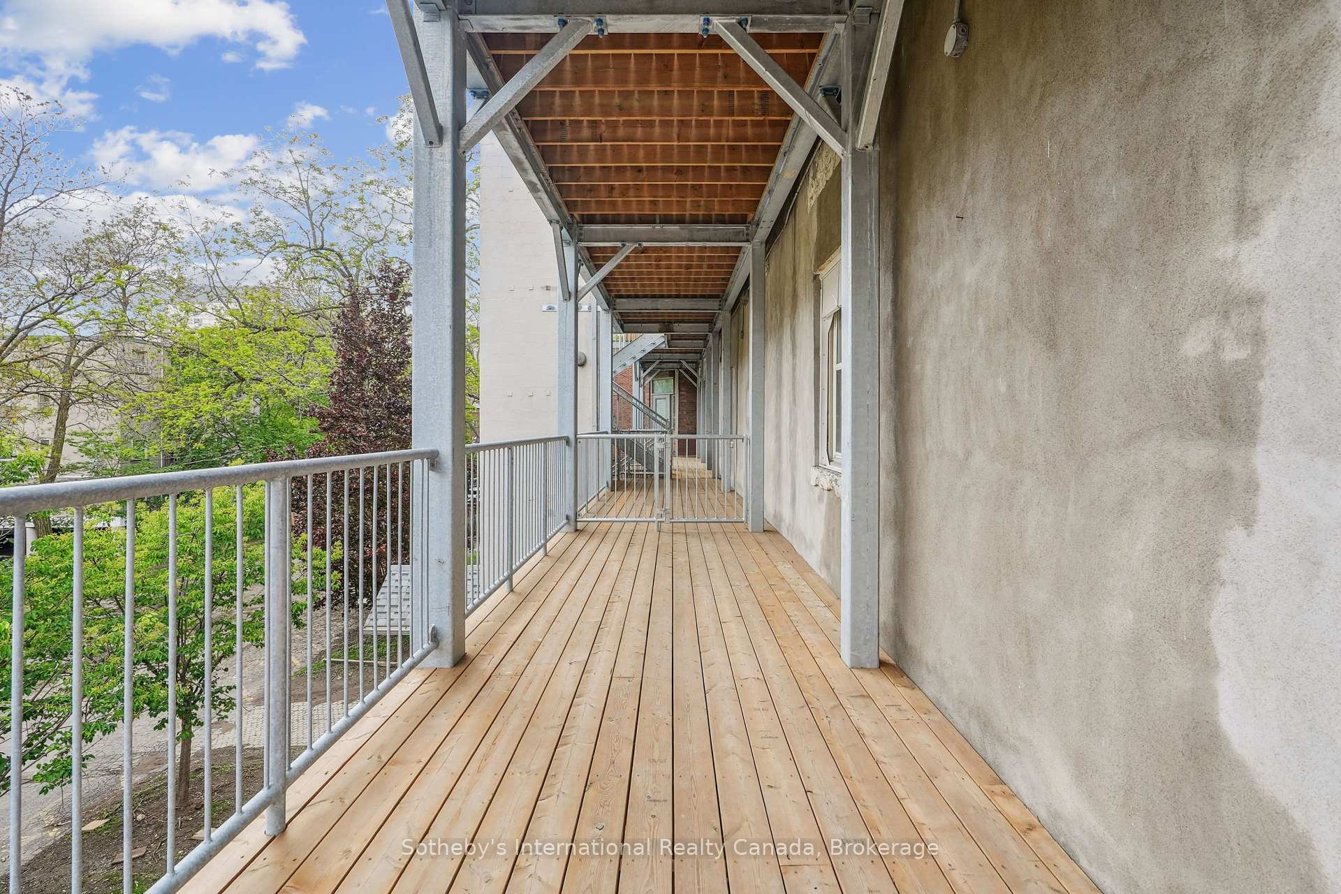 2 Bedrooms Condo at 35 Duke, Hamilton For sale