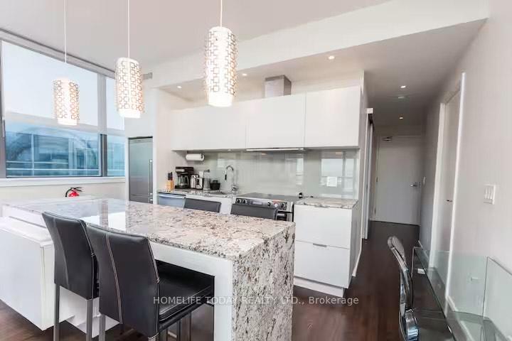 2 Bedrooms Condo at 8 Charlotte, Toronto For sale