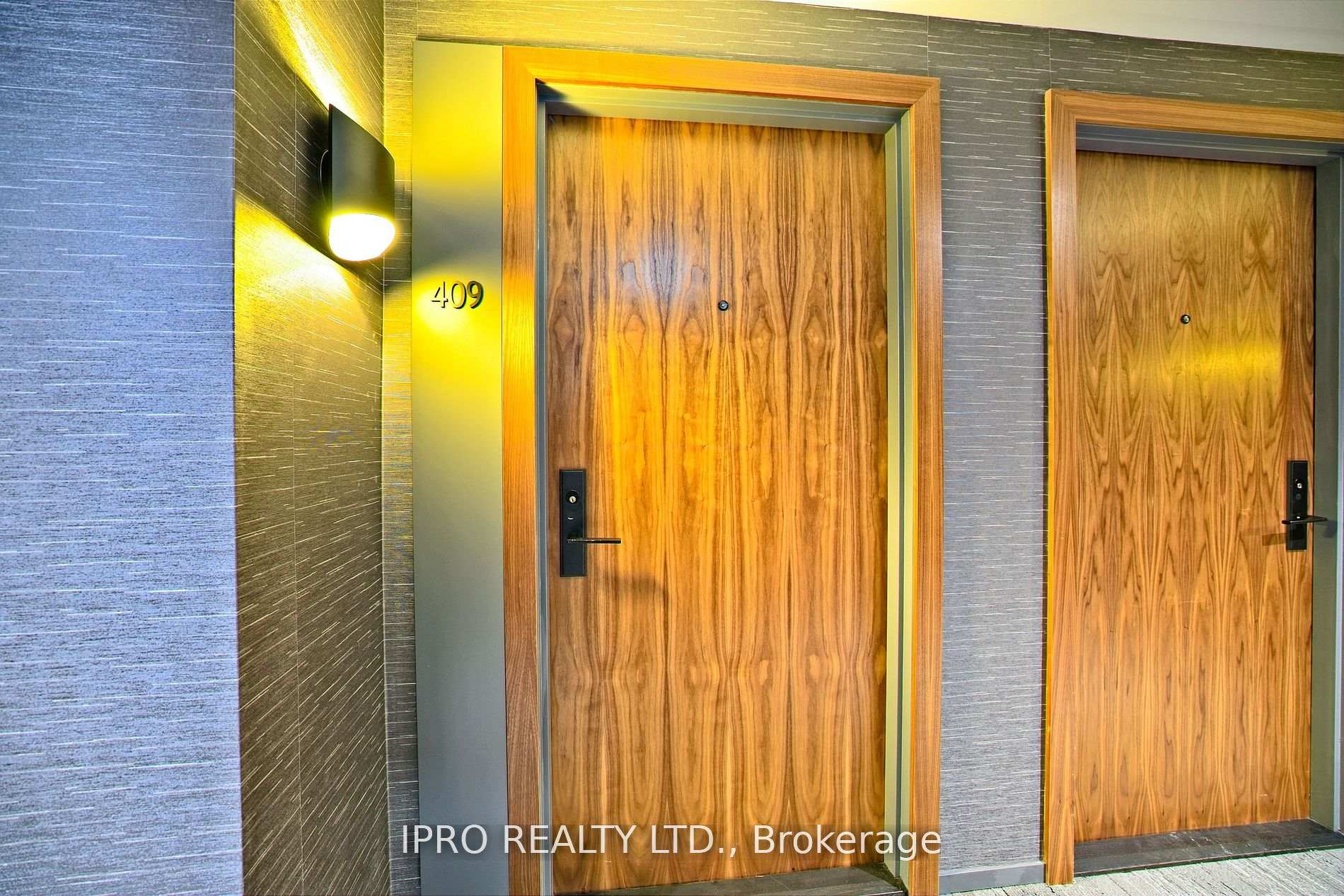 1 Bedroom Condo at 99 Foxbar, Toronto For sale