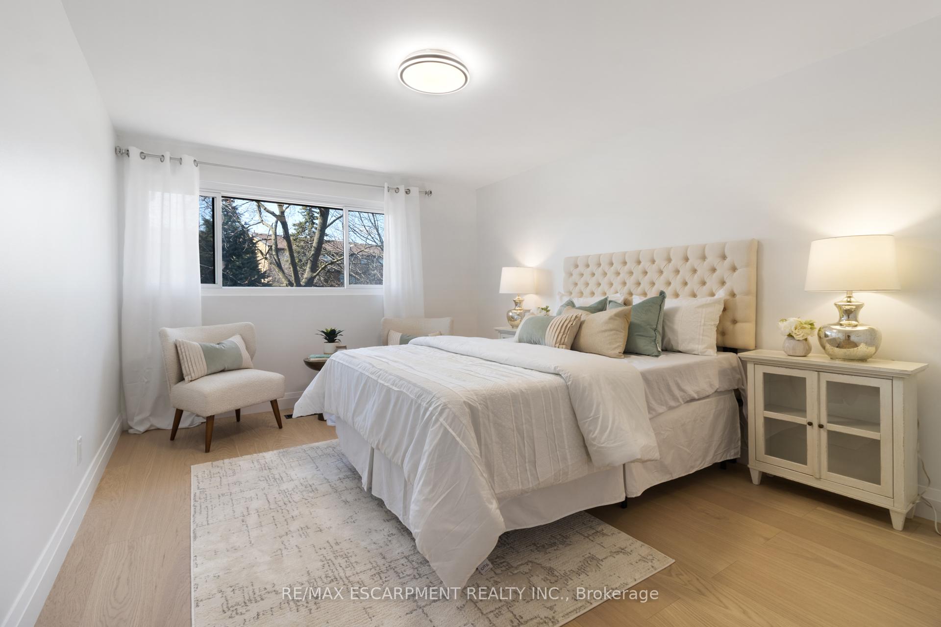 3 Bedrooms Condo at 2020 South Millway,  Mississauga For sale