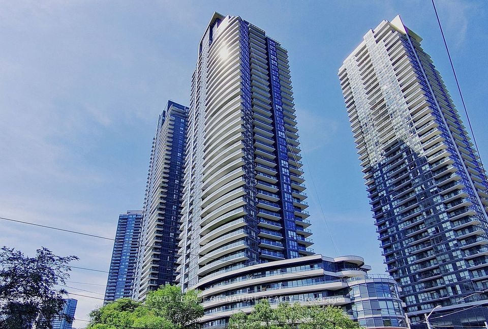 2212 Lake Shore