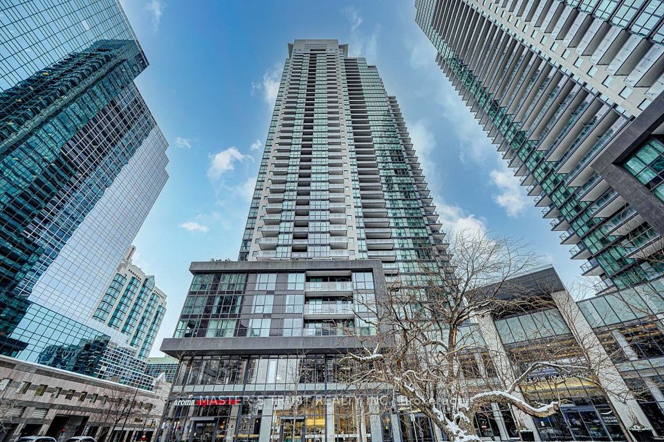 5162 Yonge