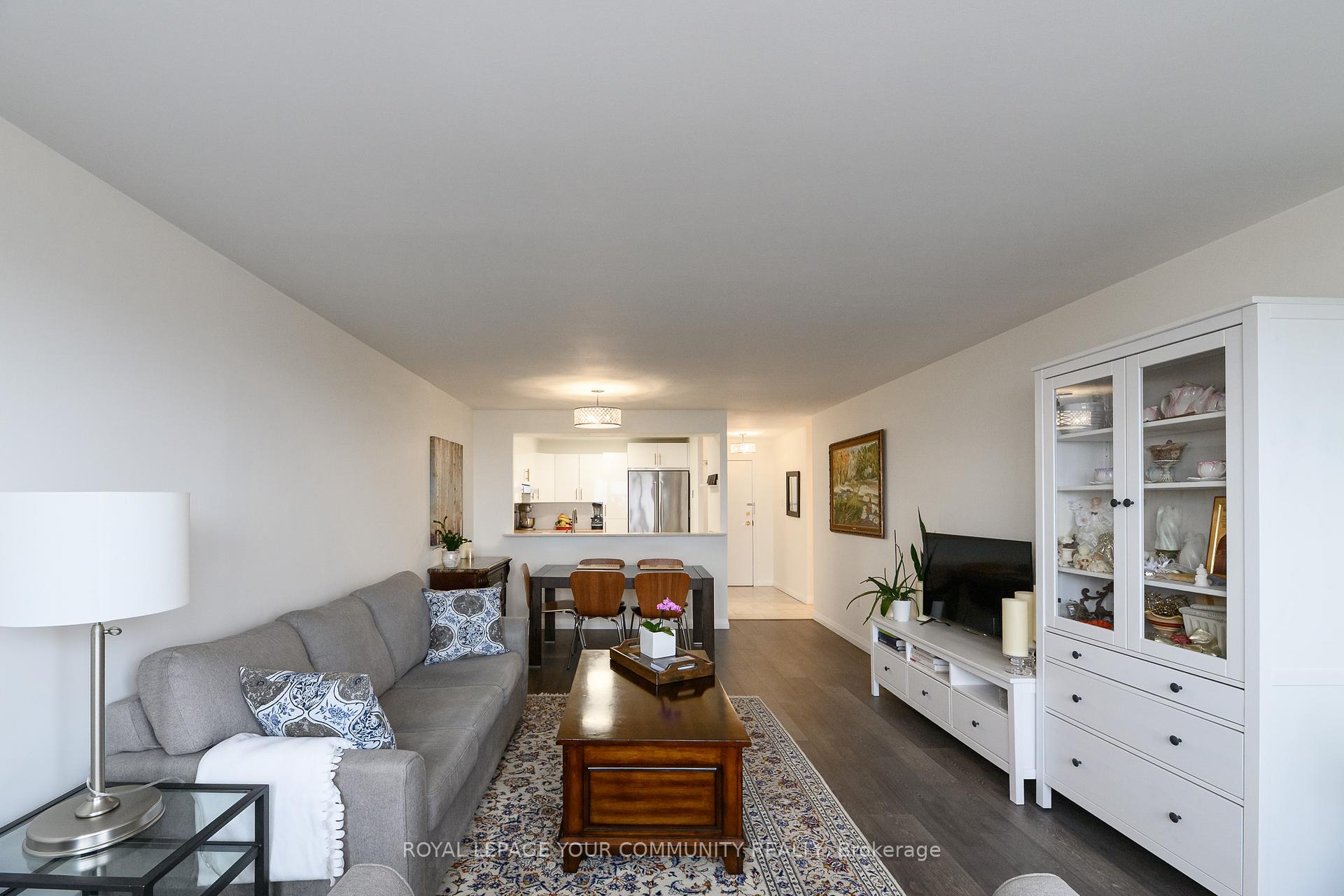 2 Bedrooms Condo at 3845 Lake Shore,  Toronto For sale