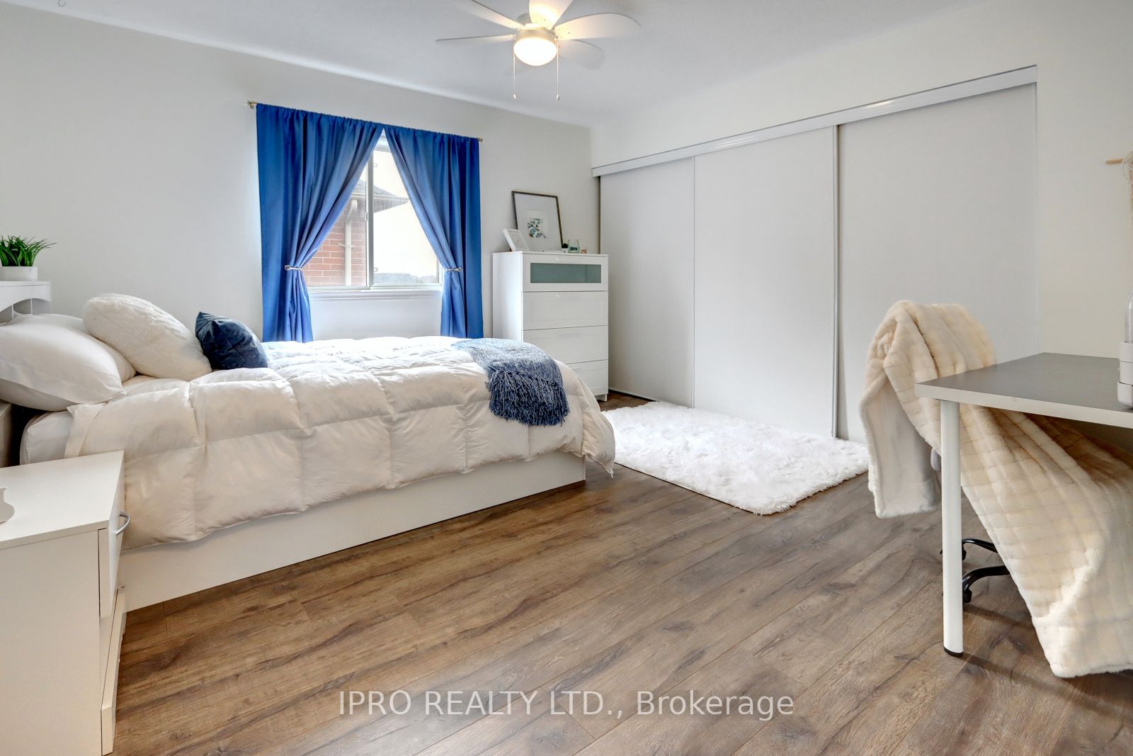 10 Berton Boulevard