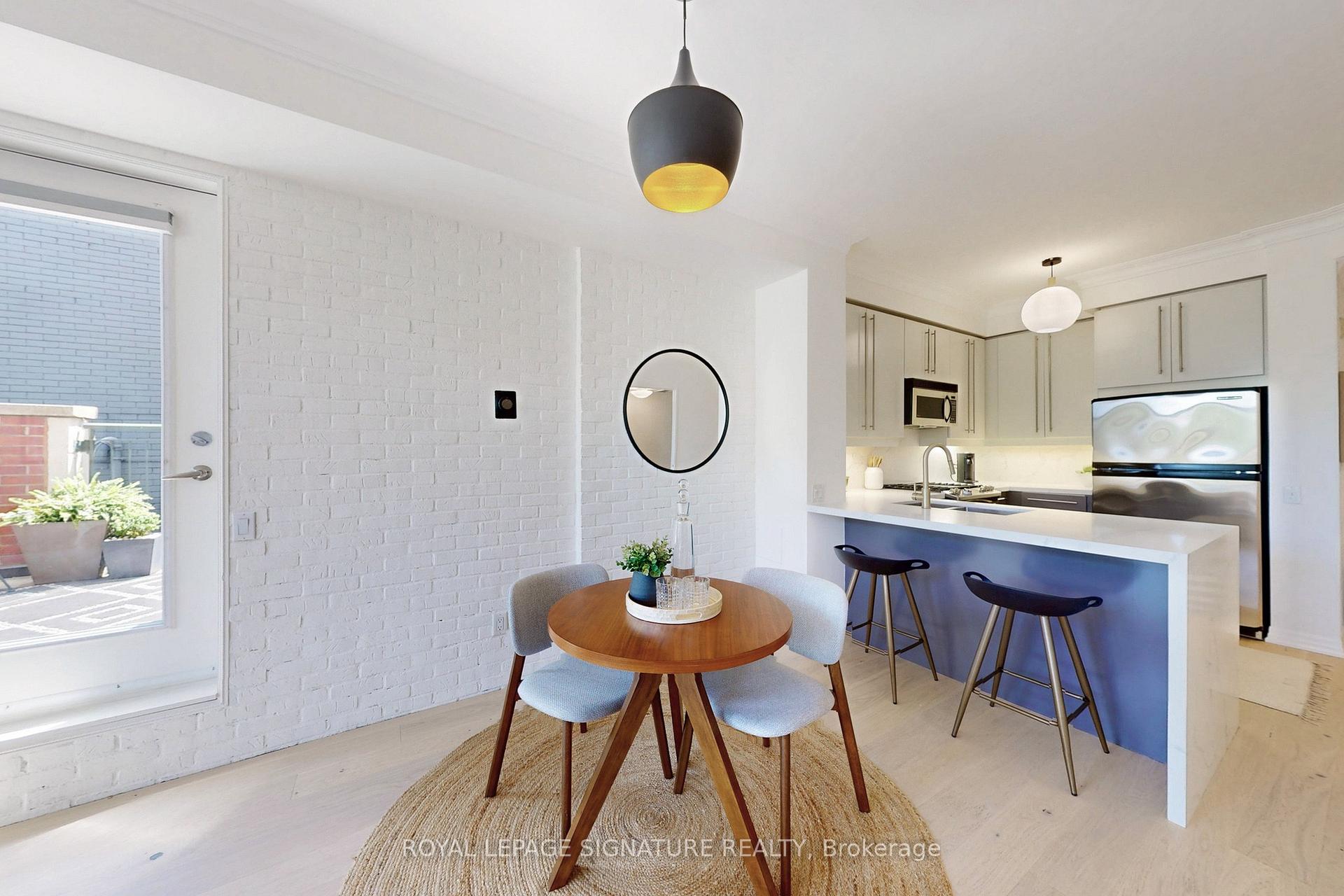 2 Bedrooms Condo at 901 Queen, Toronto For sale