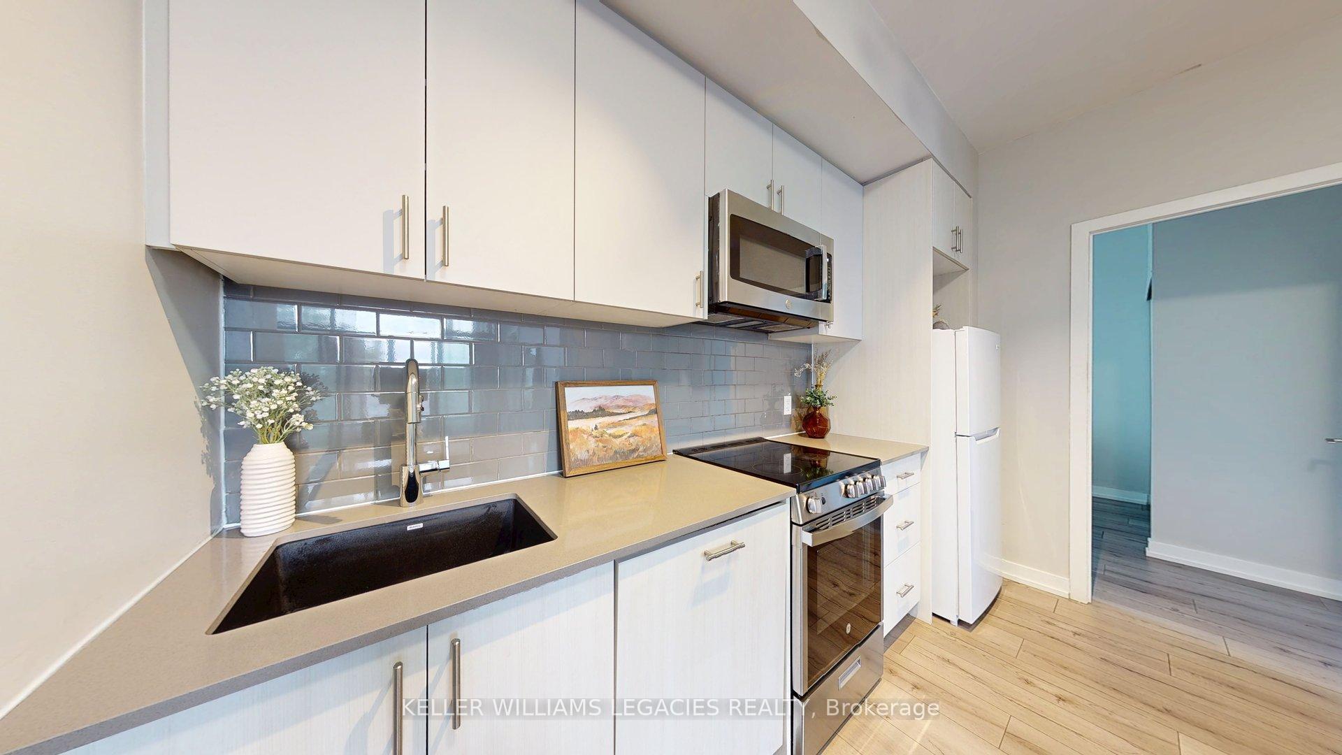3 Bedrooms Condo at 1195 The Queens, Toronto For sale