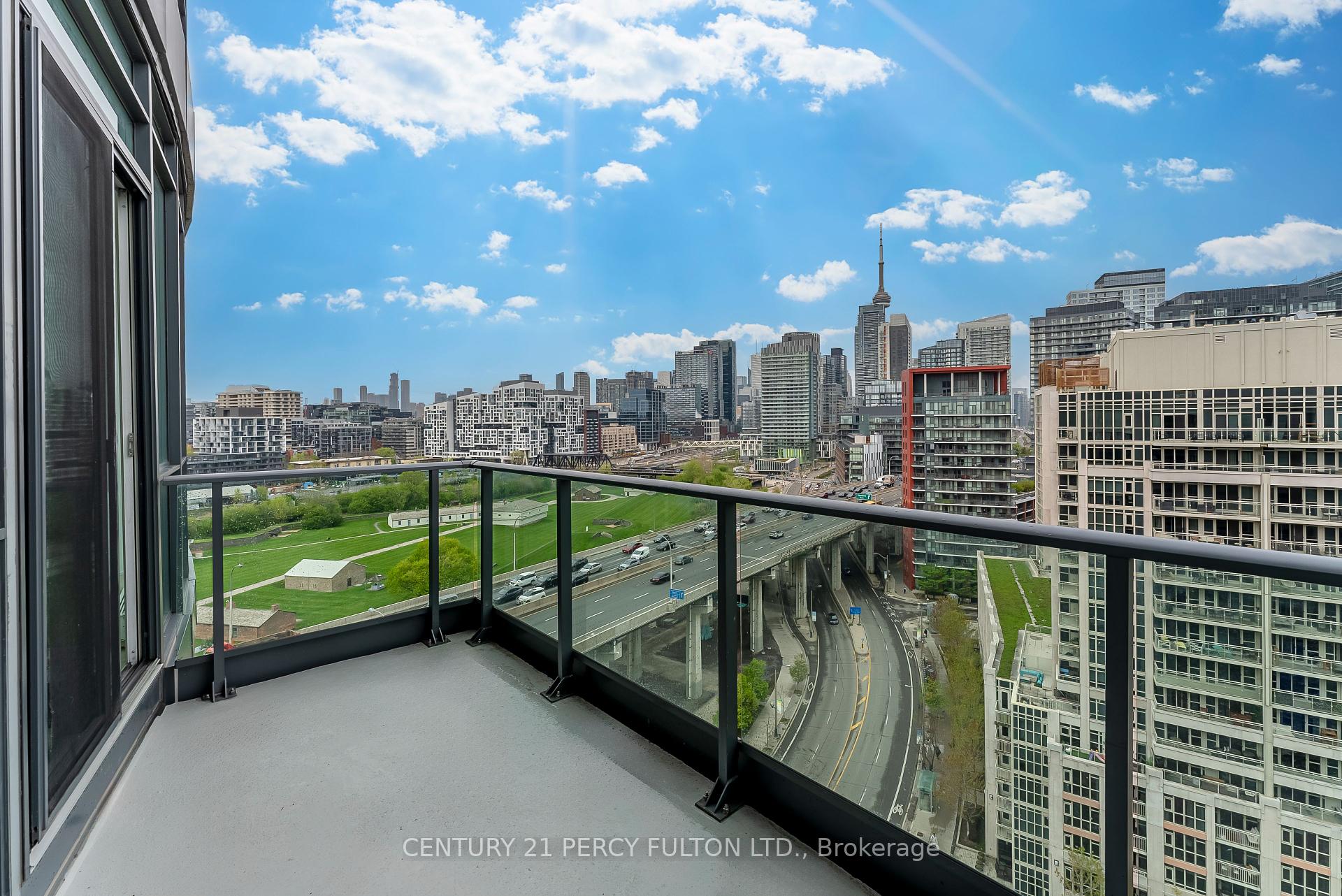 2 Bedrooms Condo at 209 Fort York, Toronto For sale