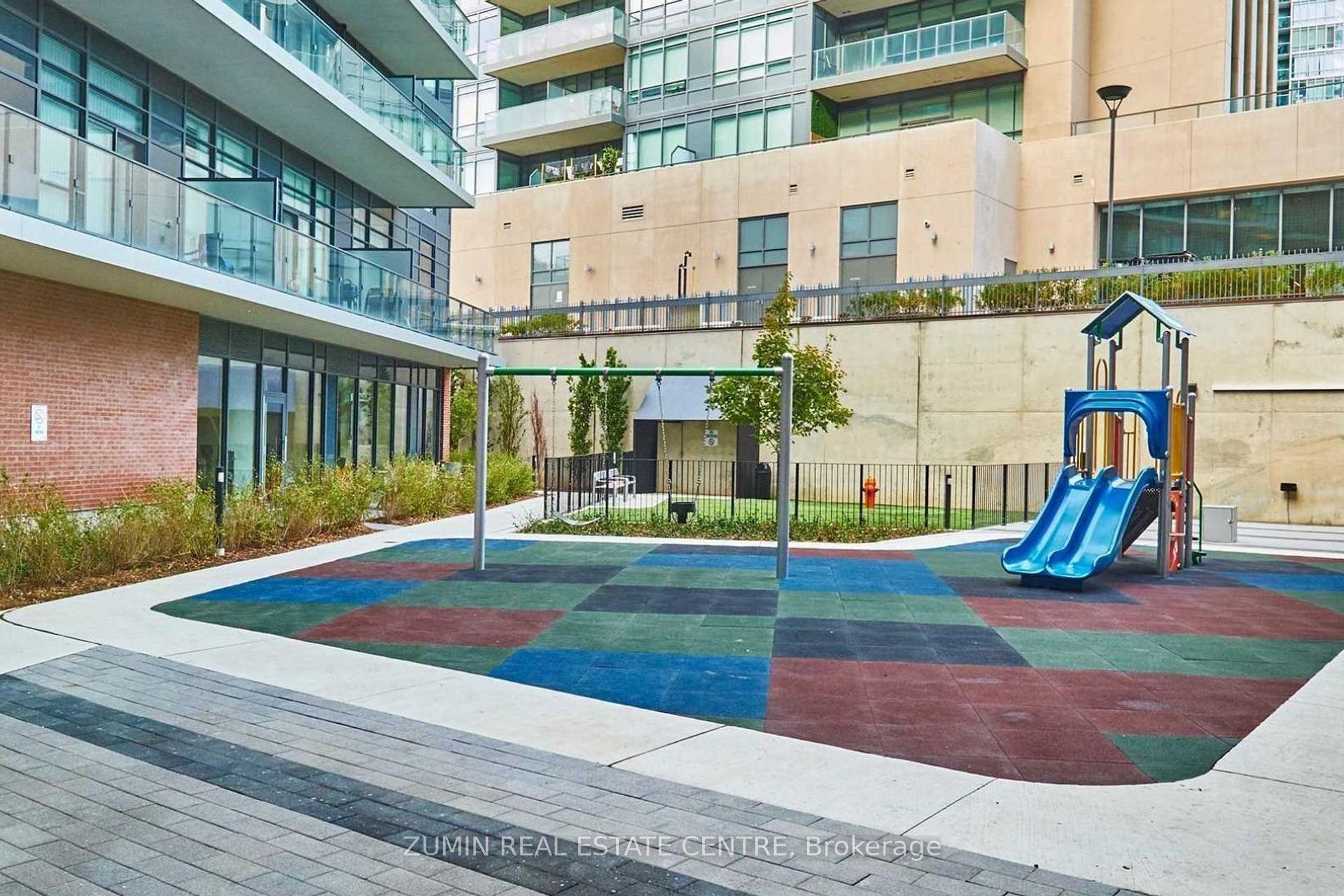 3 Bedrooms Condo at 10 Park Lawn, Toronto For sale
