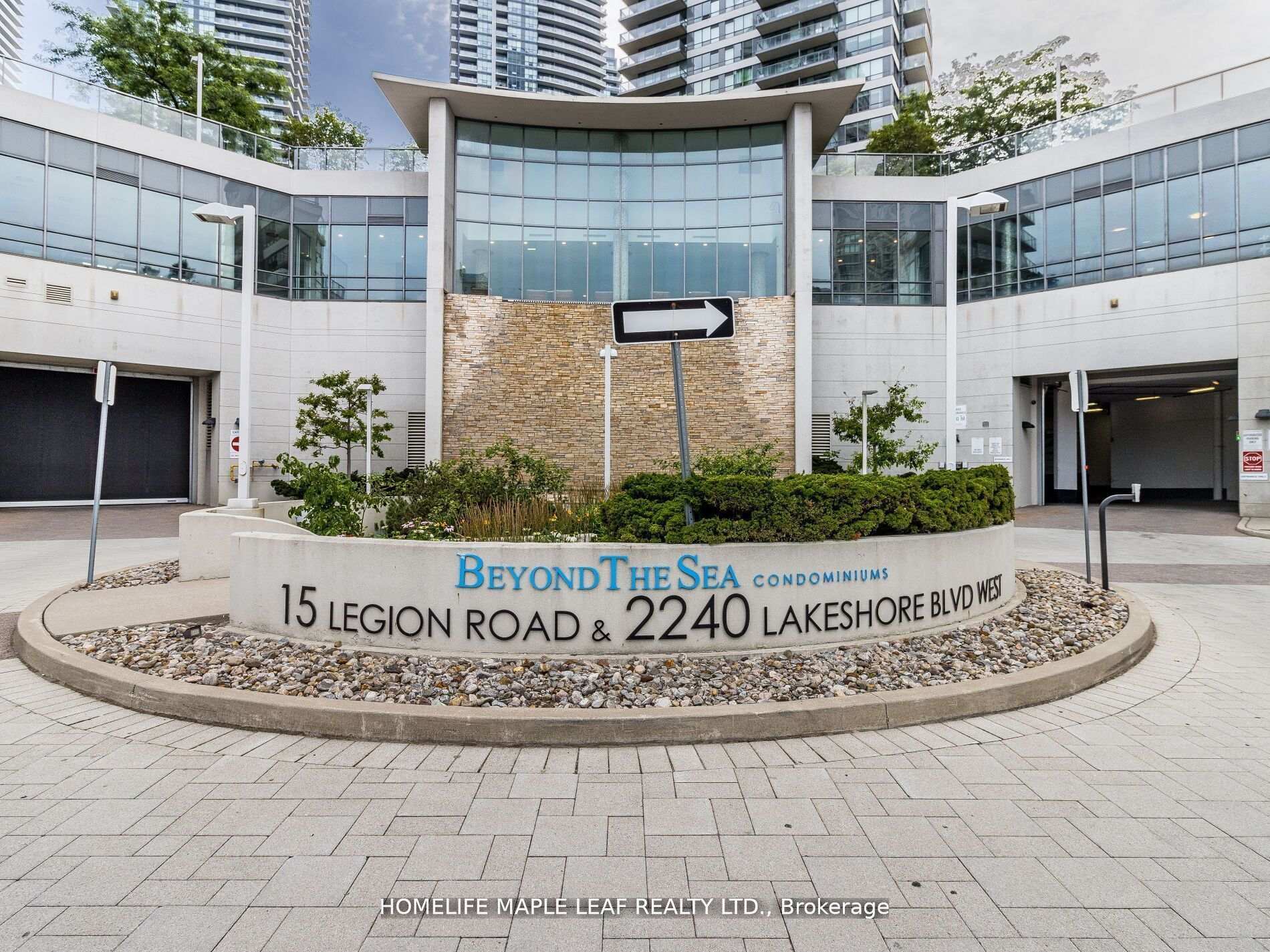 2 Bedrooms Condo at 2240 Lakeshore, Toronto For sale