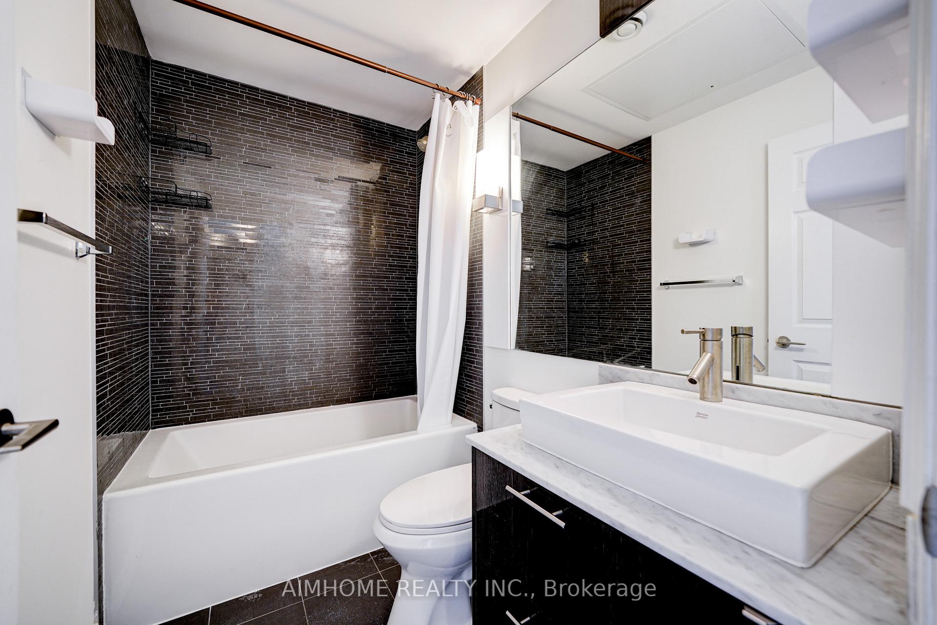 2 Bedrooms Condo at 8 Mercer, Toronto For sale