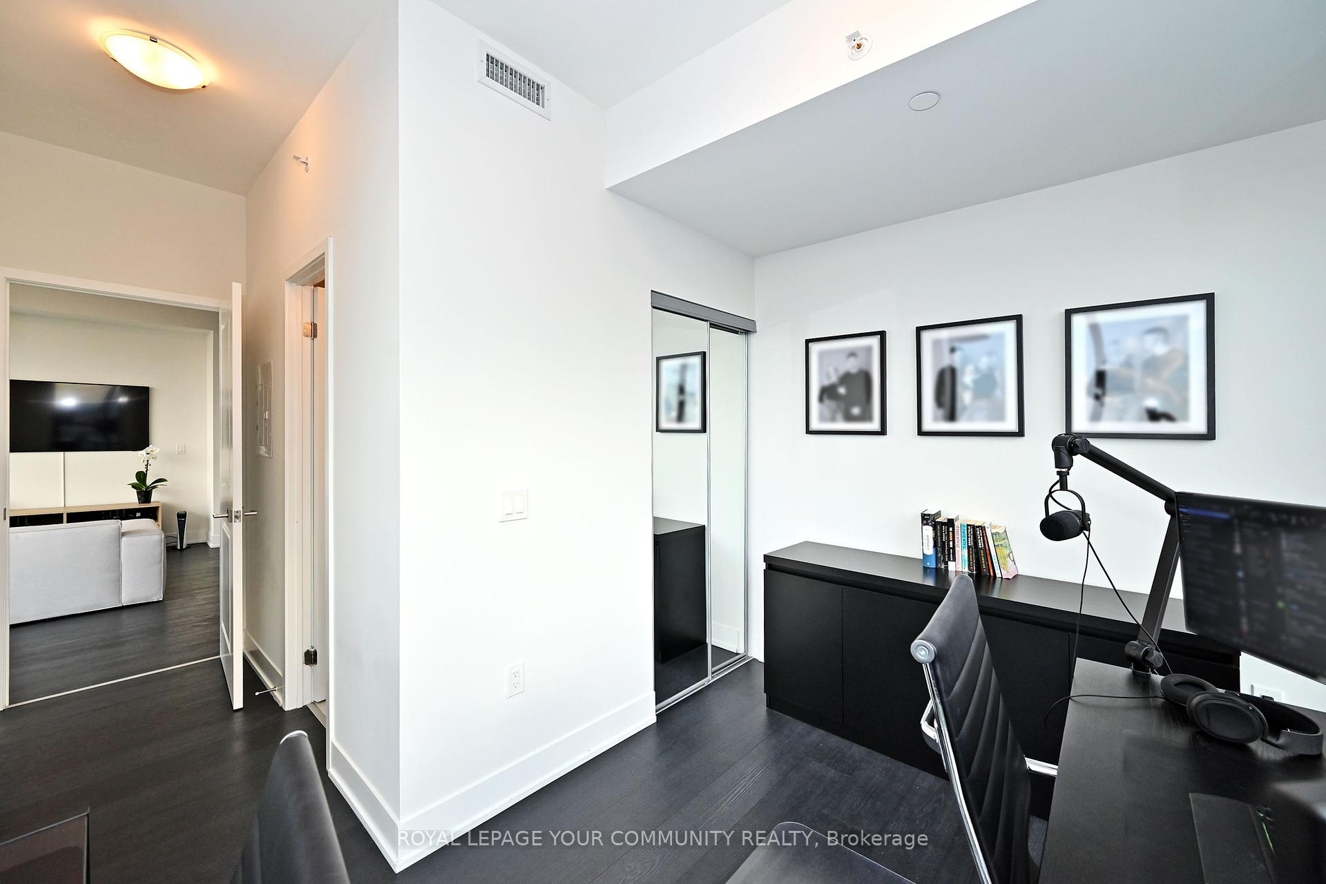 2 Bedrooms Condo at 2908 Highway 7, Vaughan For sale