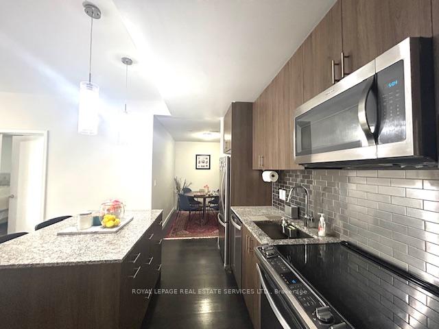 3 Bedrooms Condo at 150 Sabina, Oakville For sale