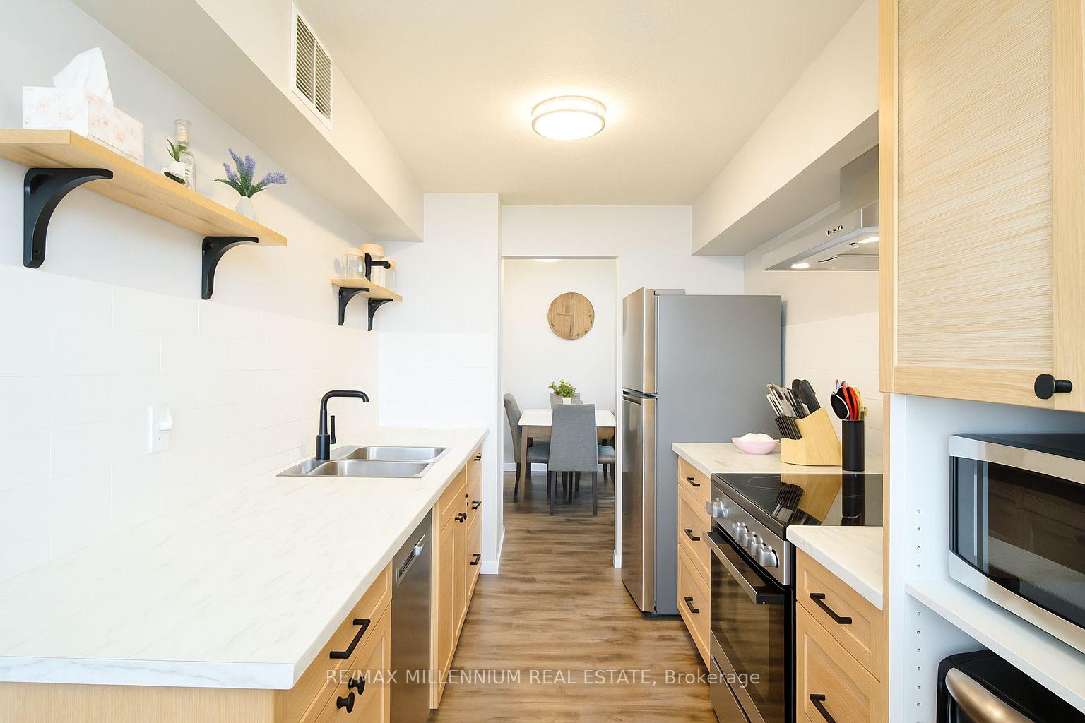 2 Bedrooms Condo at 1425 Ghent, Burlington For sale