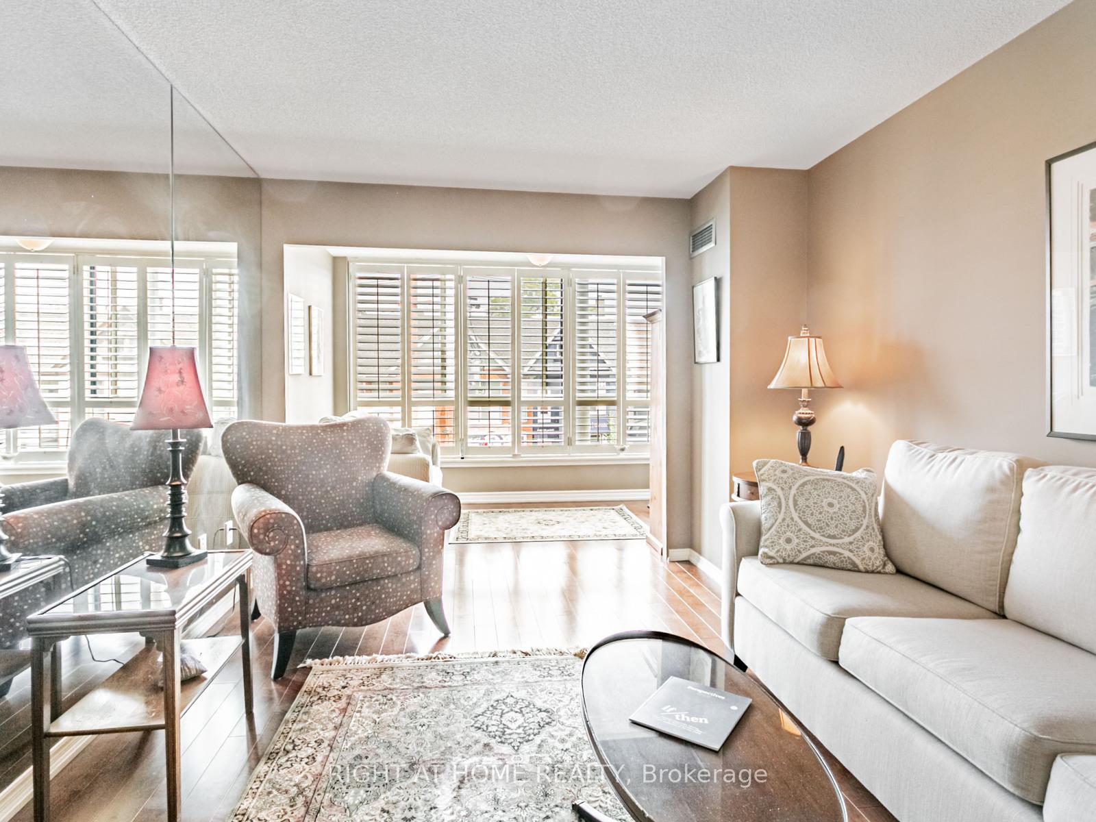 2 Bedrooms Condo at 225 Davenport, Toronto For sale