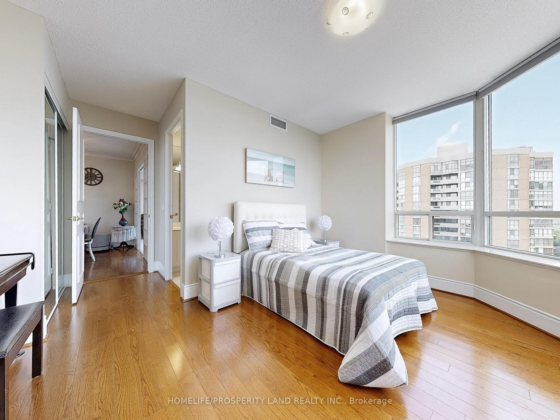 3 Bedrooms Condo at 89 Skymark, Toronto For sale