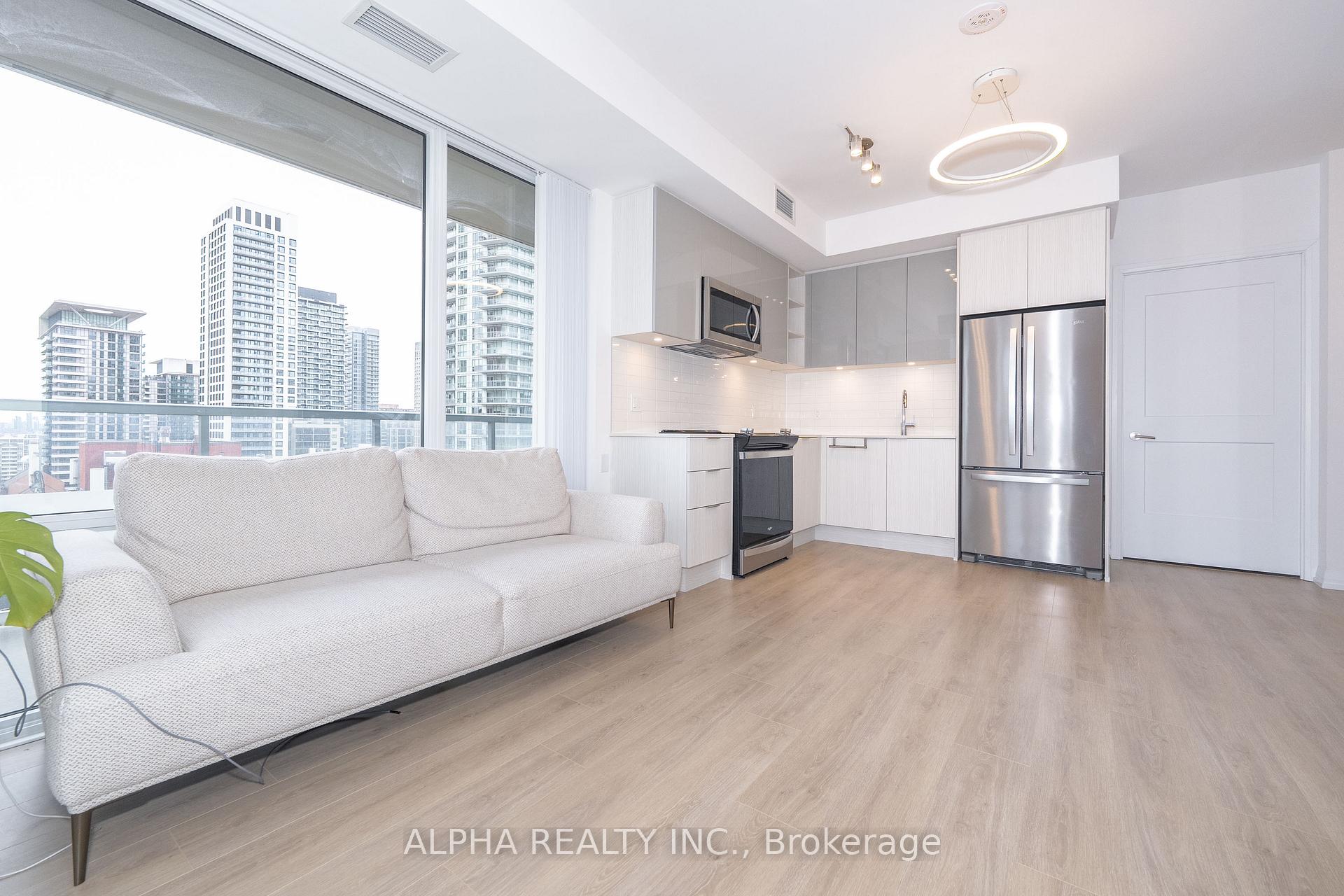 3 Bedrooms Condo at 50 Dunfield,  Toronto For sale