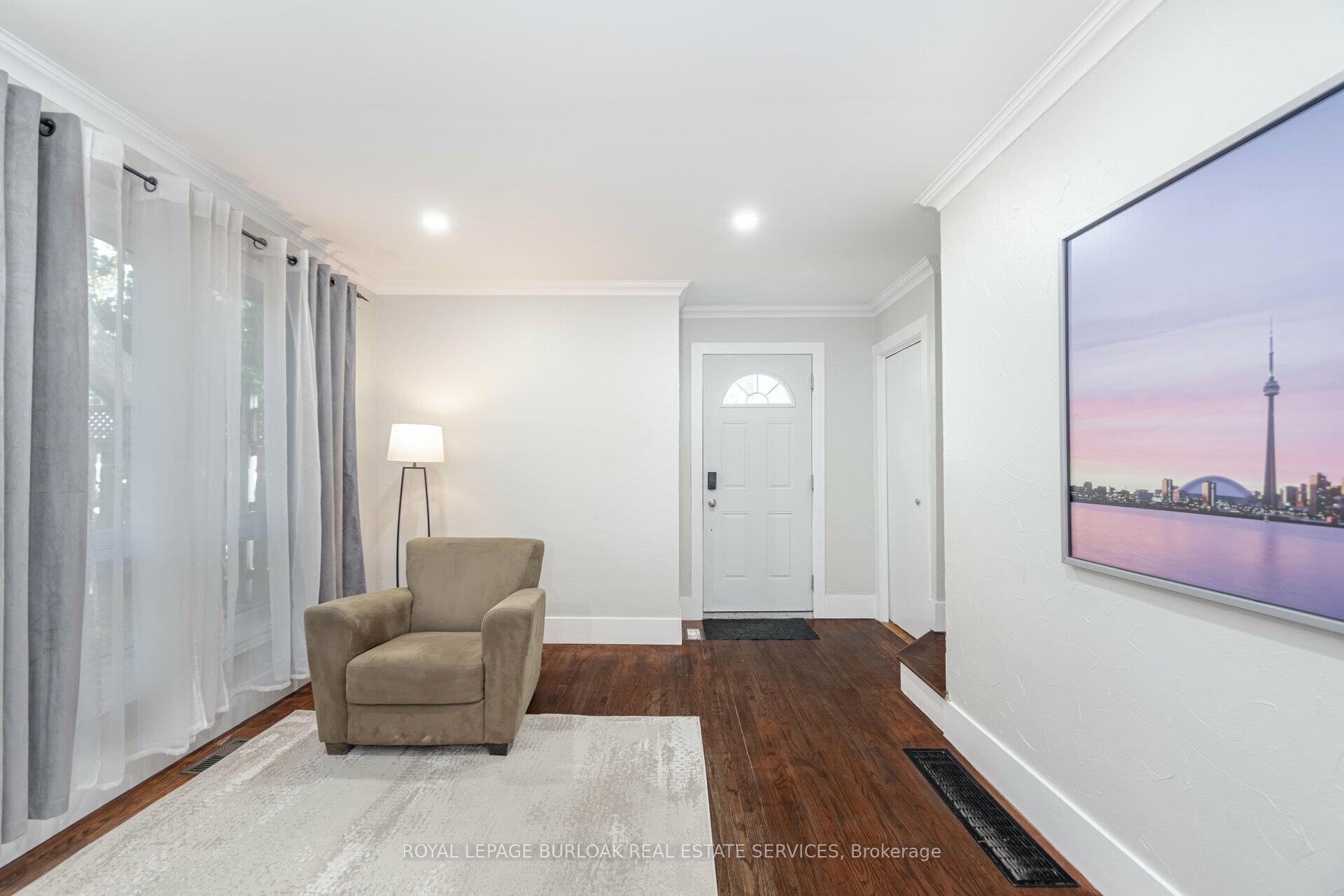 2 Bedrooms Condo at 1116 Homewood, Burlington For sale
