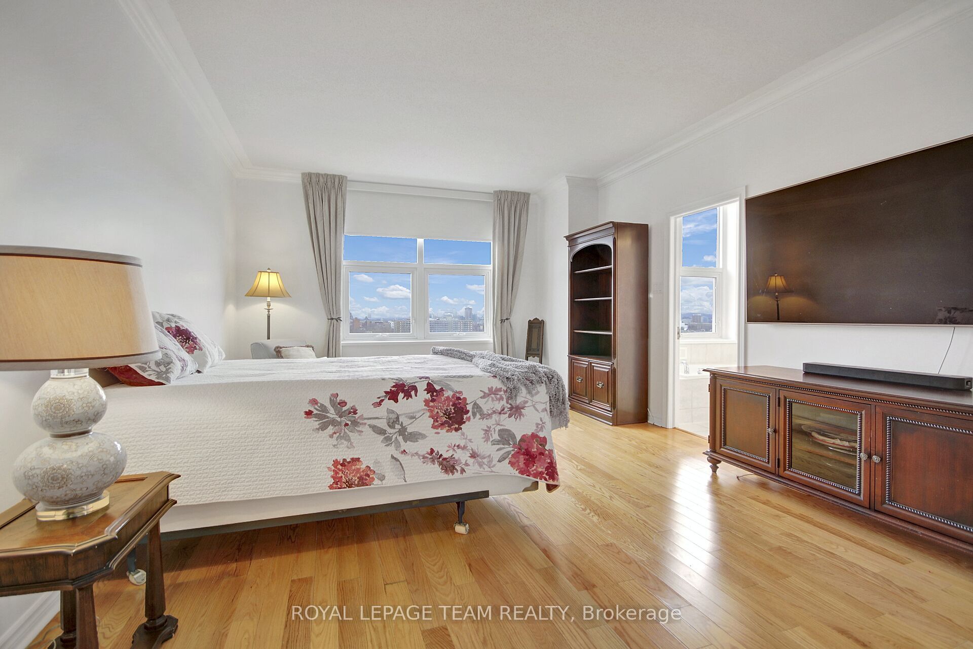 131 Wurtemburg Street, #804