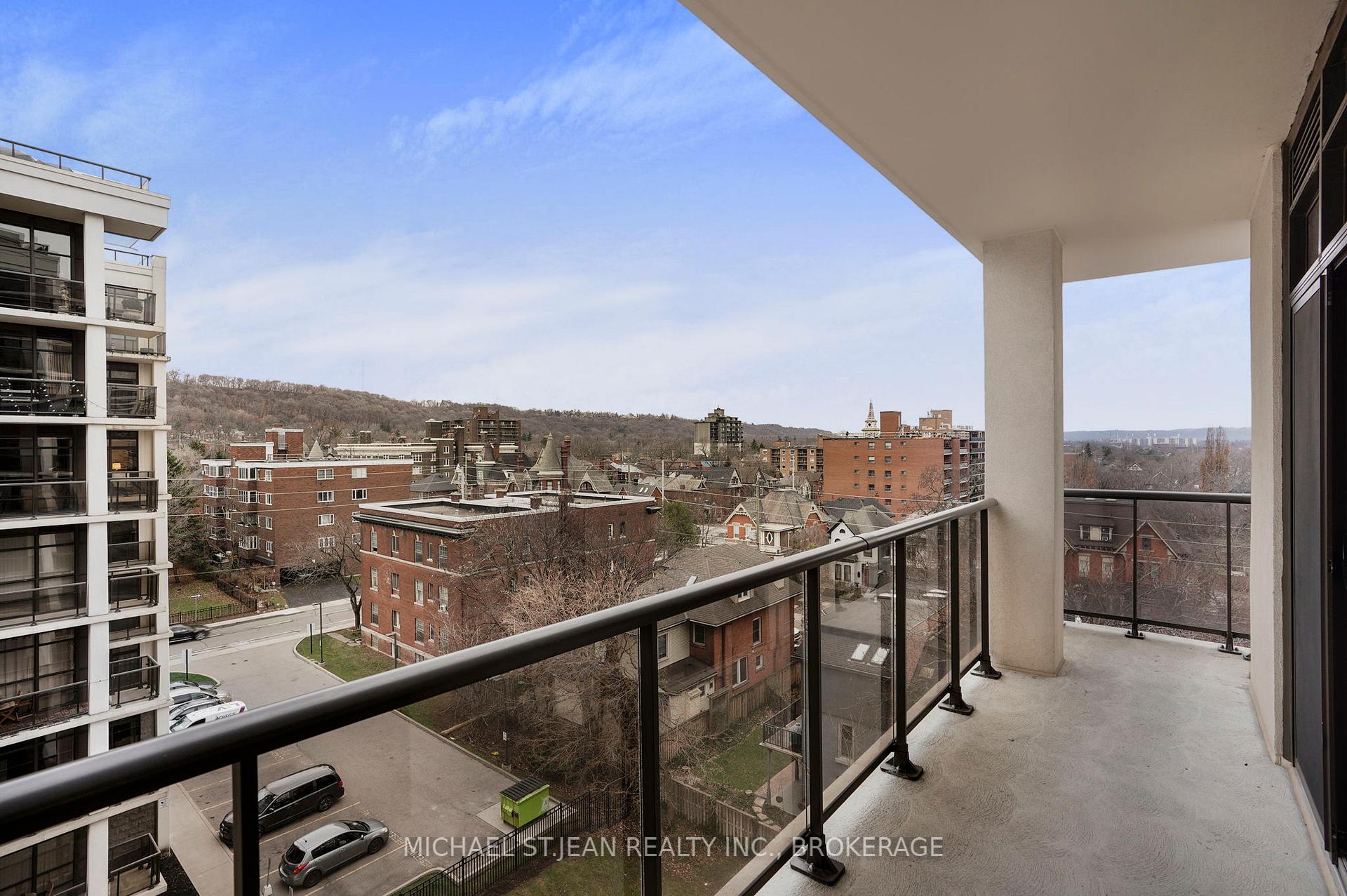 1 Bedroom Condo at 85 Robinson,  Hamilton For sale