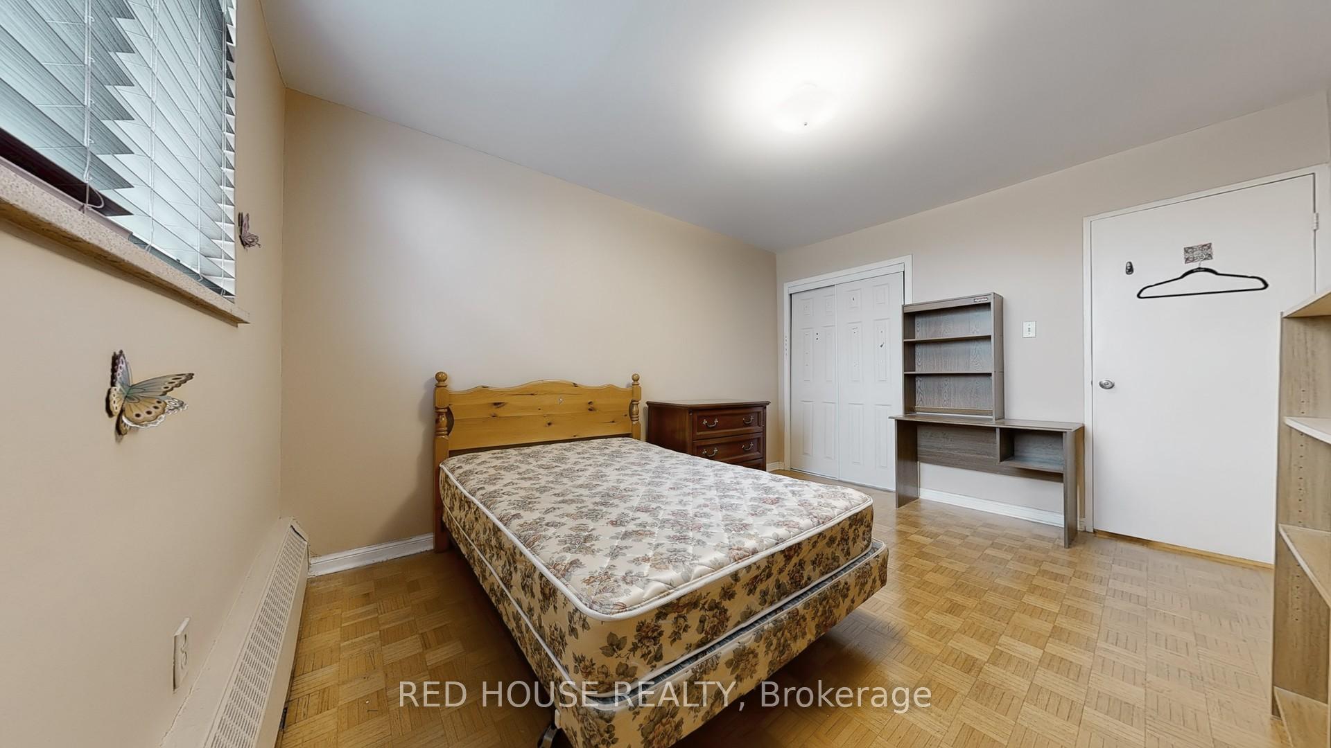 2 Bedrooms Condo at 5 Frith, Toronto For sale