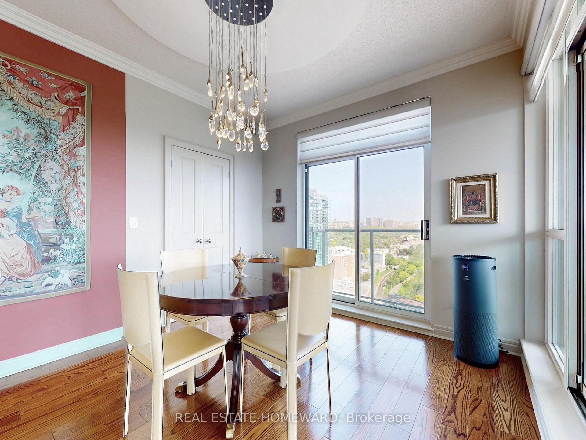 2 Bedrooms Condo at 8 Park, Toronto For sale