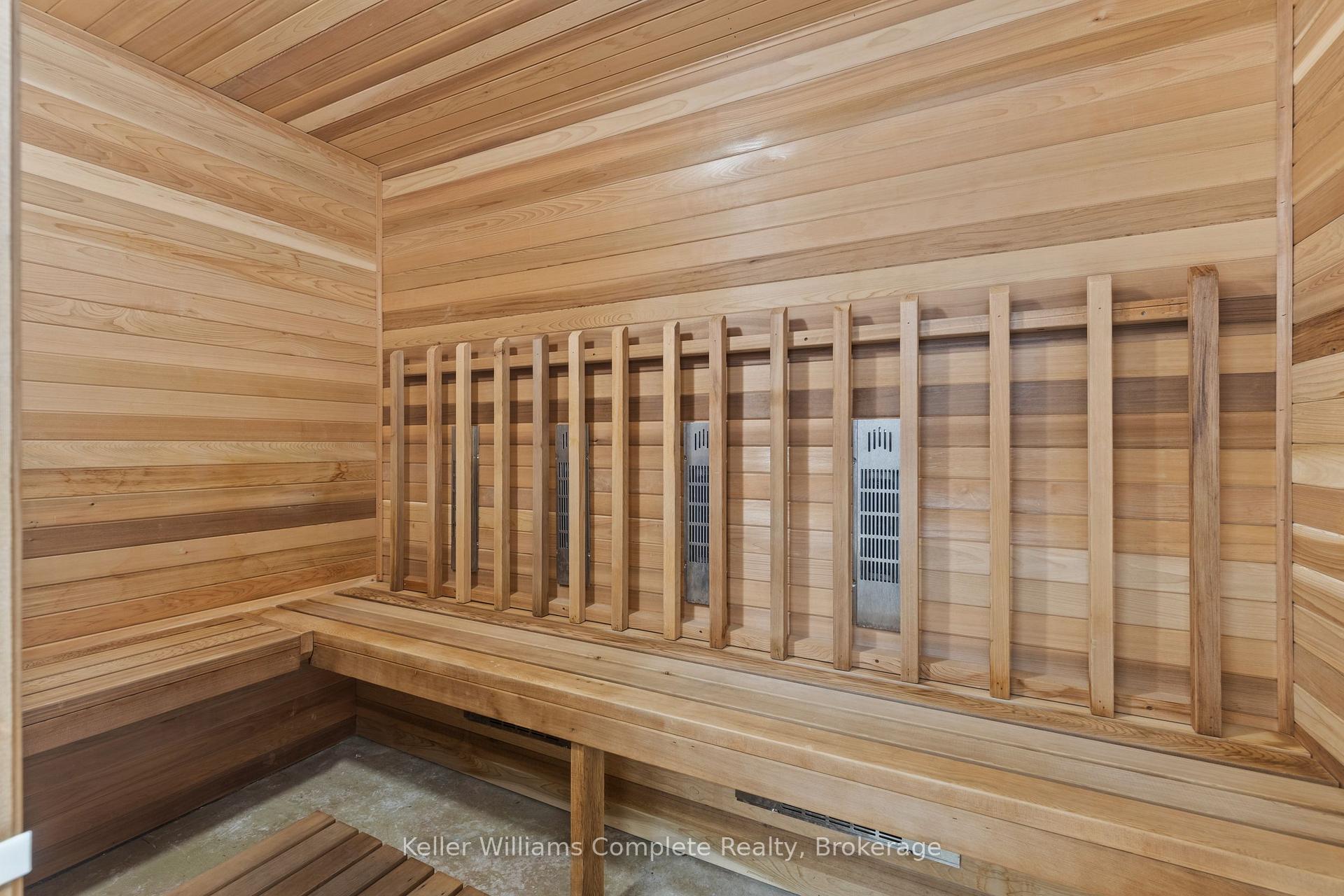 2 Bedrooms Condo at 12 Nolan,  Hamilton For sale