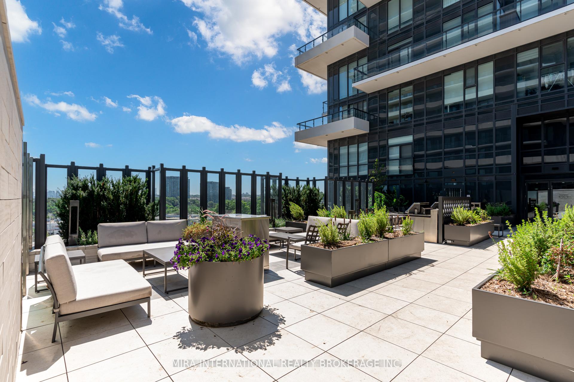 3 Bedrooms Condo at 30 Inn On The Park,  Toronto For sale