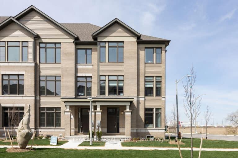 3 Bedrooms Condo at 10 Freedom, Hamilton For sale