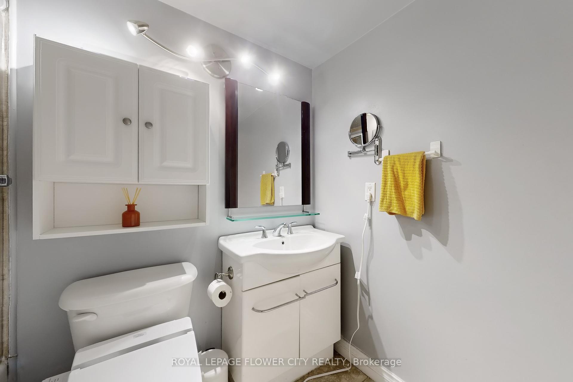 1 Bedroom Condo at 1333 Bloor, Mississauga For sale