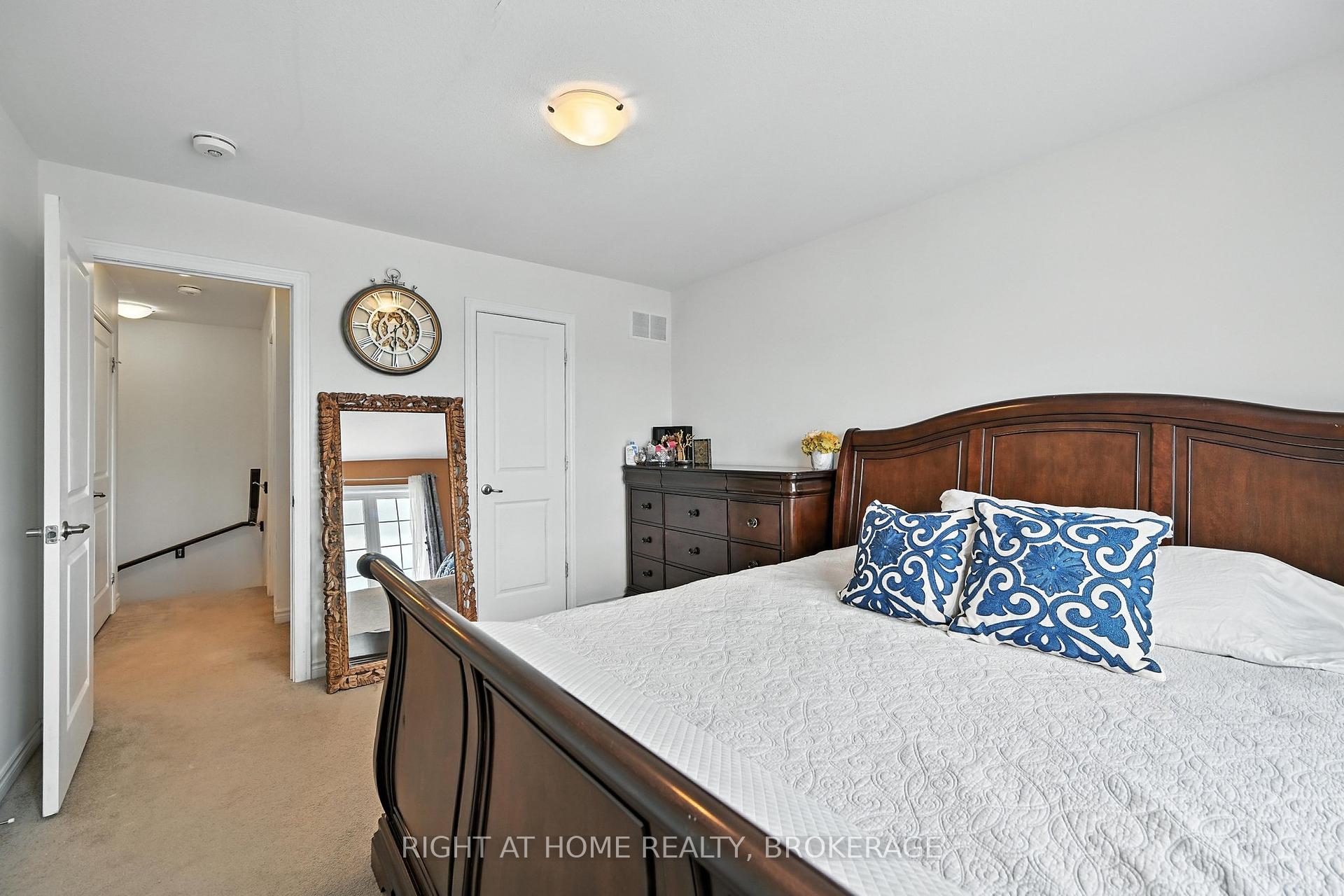 2 Bedrooms Condo at 377 GLANCASTER, Hamilton For sale