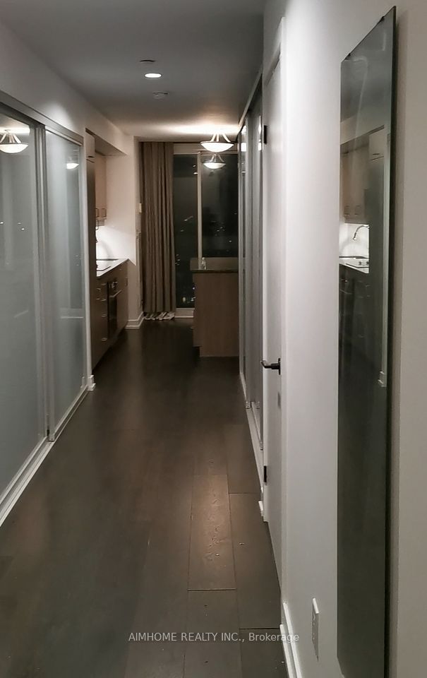 #3401 - 426 University Avenue, Toronto, ON M5G 1S9