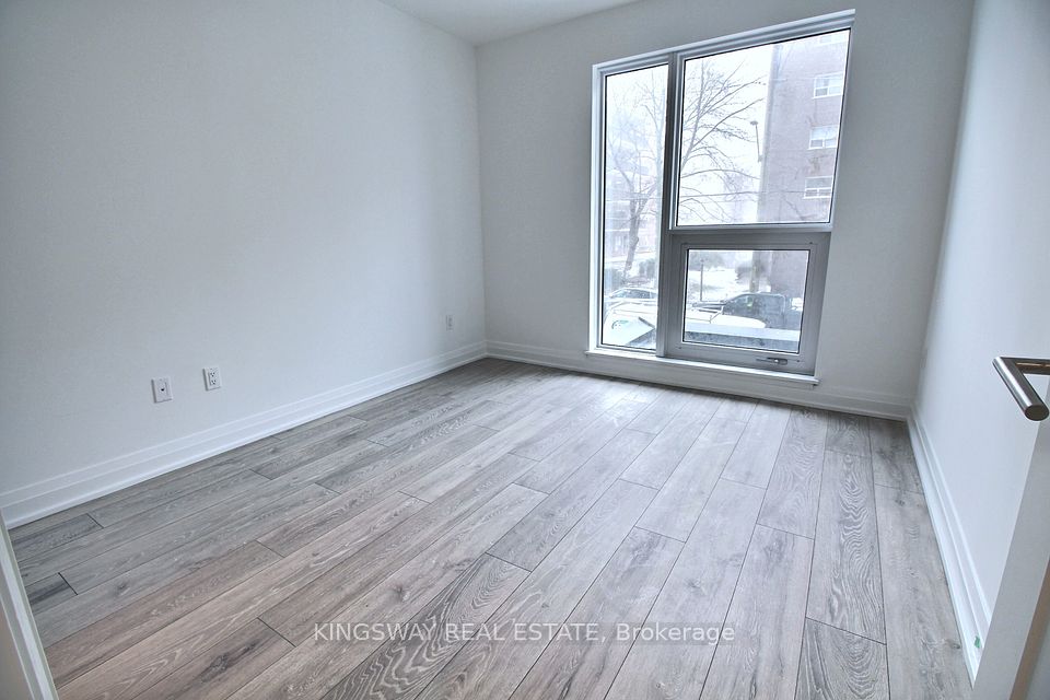 https://trreb-image.ampre.ca/9Ssoqjq0prBV7DKkKeRqToI231n4vHv3t5HlnQnDZwg/rs:fit:960:960/wm:.5:so:0:50:.4/wmsh:10/wmt:PHNwYW4gZm9yZWdyb3VuZD0nd2hpdGUnIGZvbnQ9JzY4Jz5LSU5HU1dBWSBSRUFMIEVTVEFURSwgQnJva2VyYWdlPC9zcGFuPg/L3RycmViL2xpc3RpbmdzLzQwLzg5LzA3LzEyL3AvMzY1MjkyNWMtMzQ3OS00MTY5LTk5NGQtMWFkMGNiMzk5NzQzLmpwZw.jpg