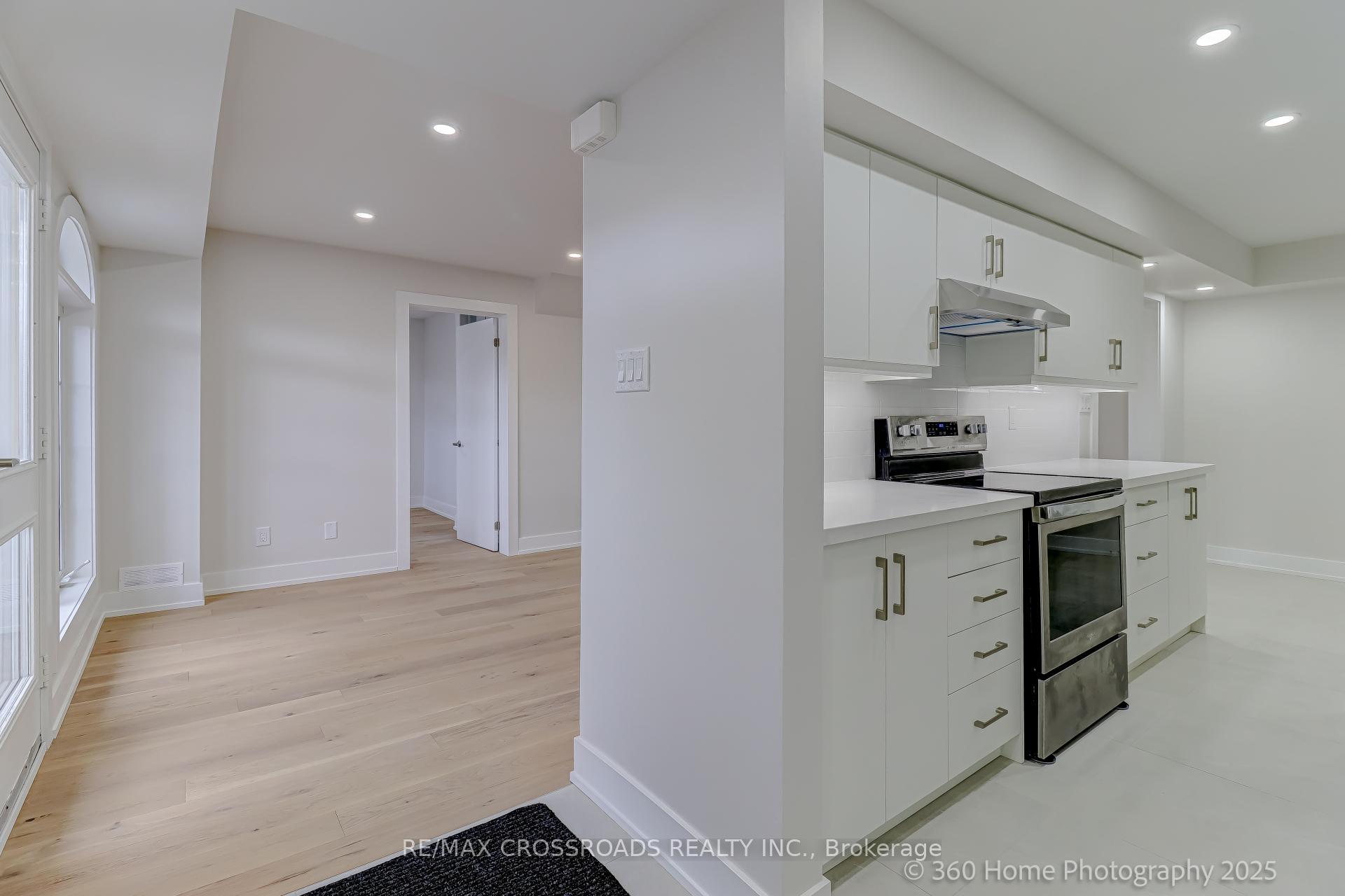 3 Bedrooms Condo at 70 Sidney Belsey,  Toronto For sale