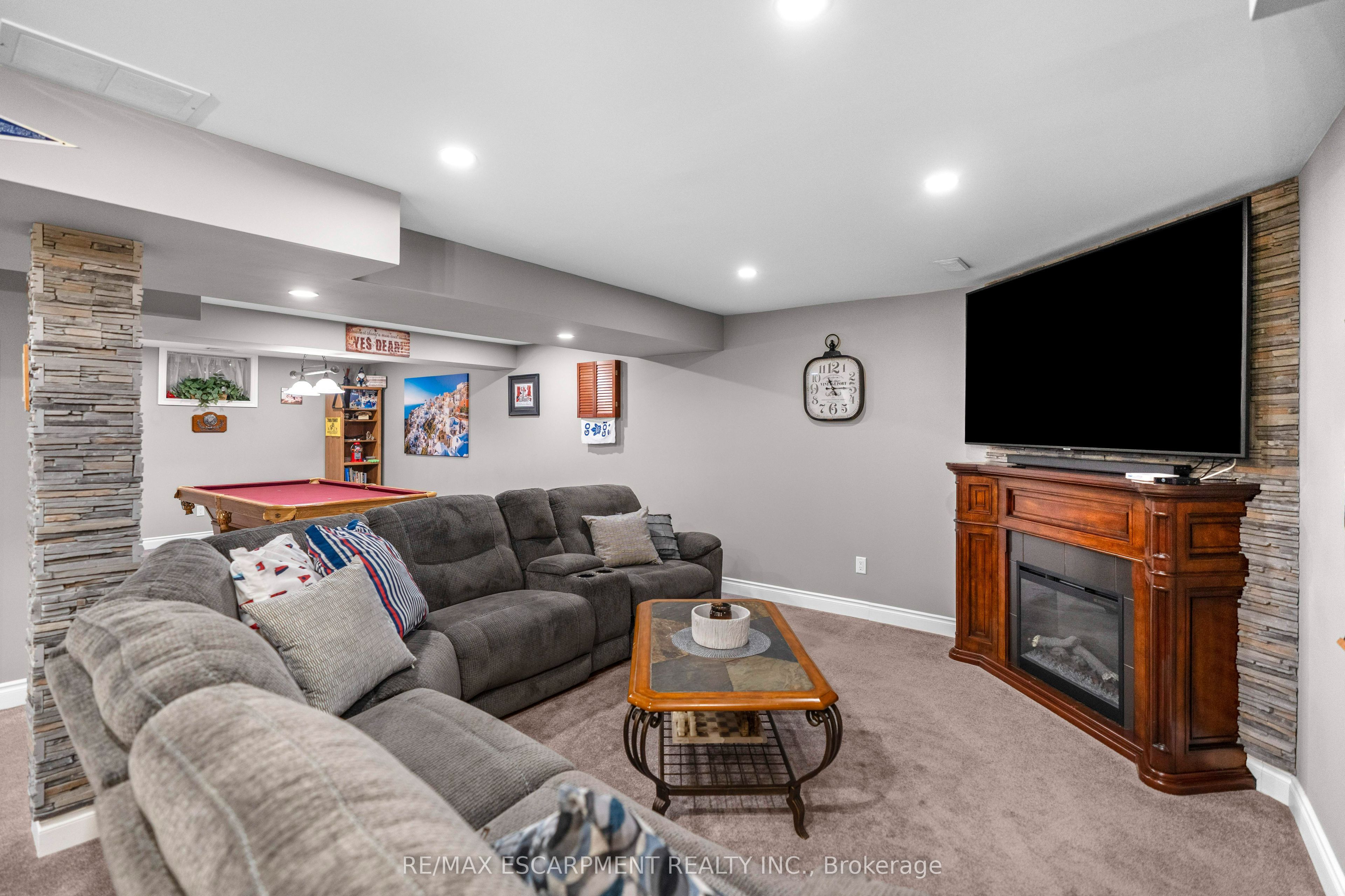 28 Edgecroft Crescent
